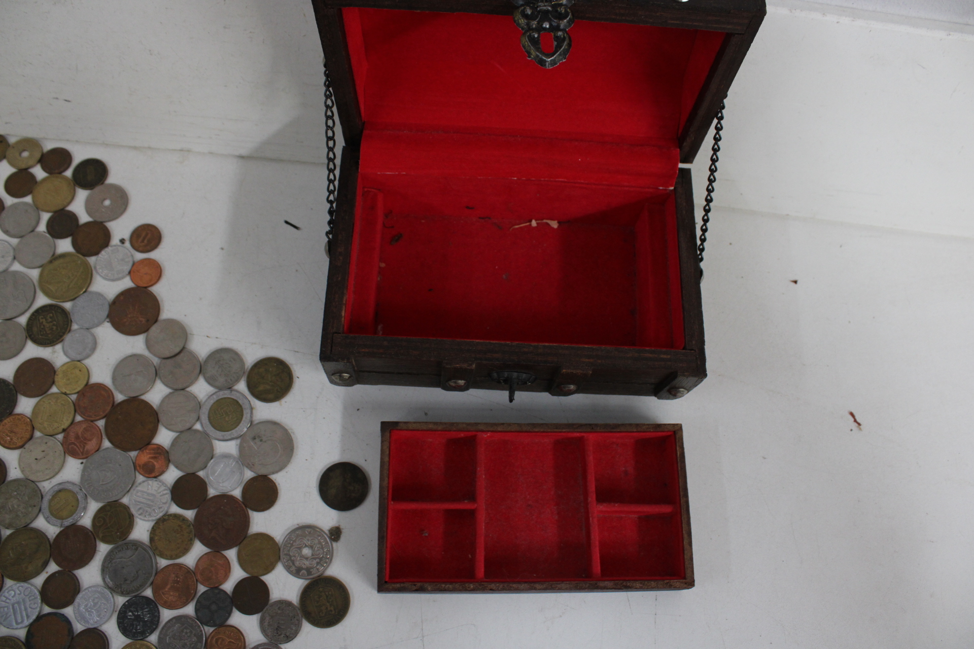 Collectie diverse munten met houten sierkistje – foto 4 – kavel bij GSD Auctions, Zoeterwoude