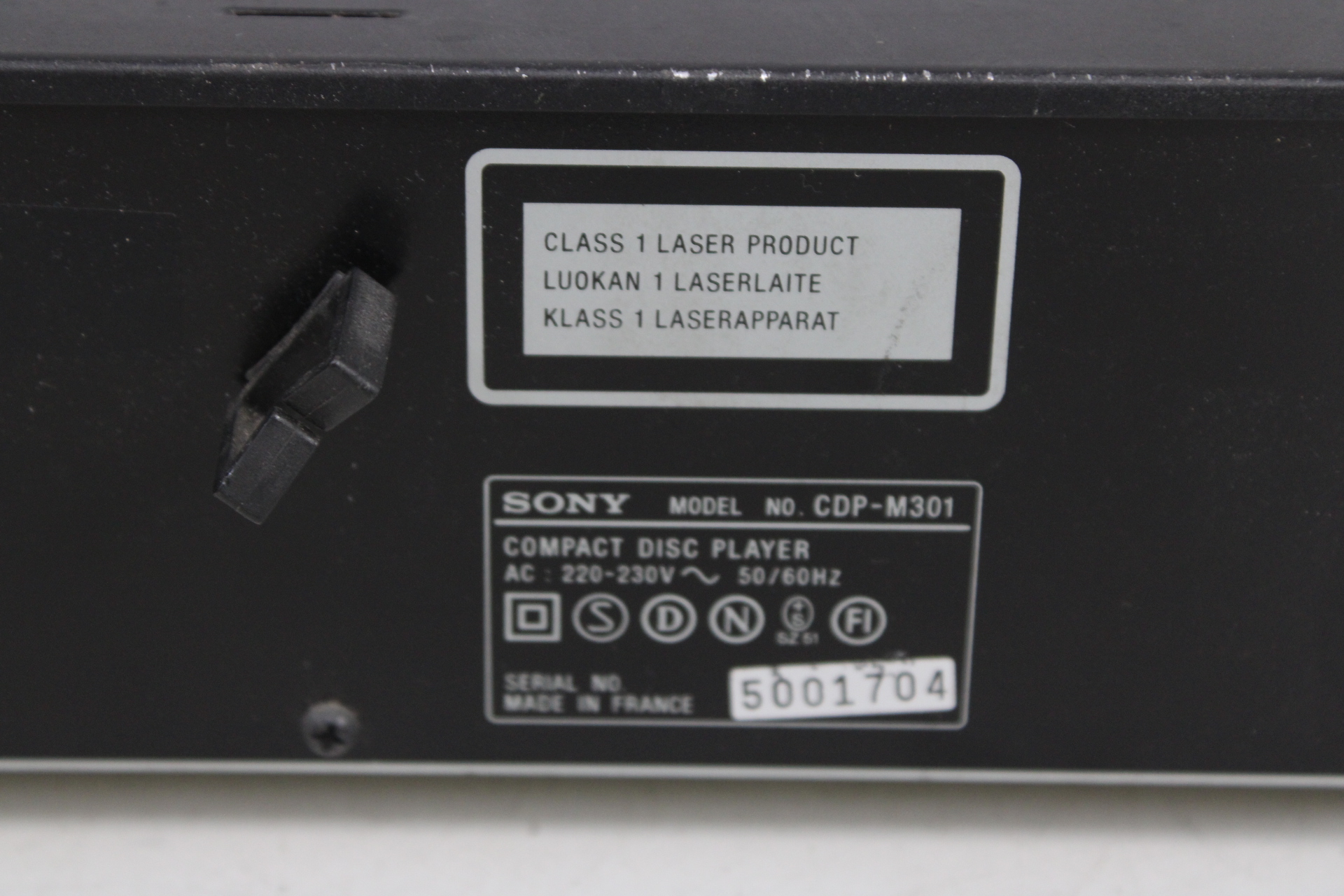 Sony CDP-M301 Compact Disc Player – foto 10 – kavel bij GSD Auctions, Zoeterwoude