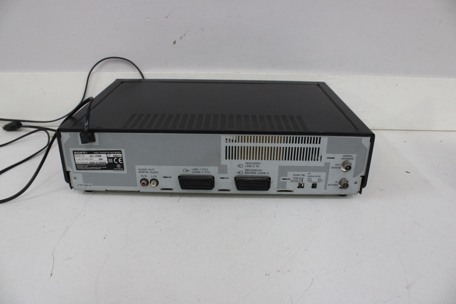 Sony SLV-E720 VHS Videorecorder – foto 6 – kavel bij GSD Auctions, Zoeterwoude