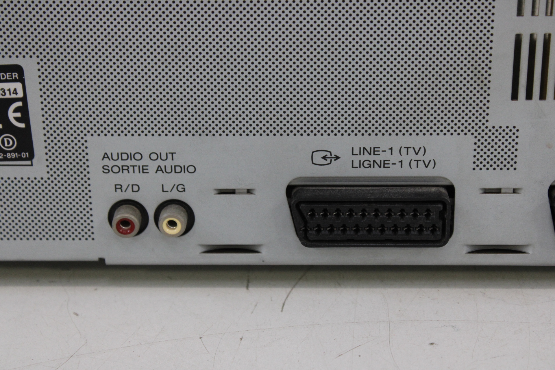 Sony SLV-E720 VHS Videorecorder – foto 8 – kavel bij GSD Auctions, Zoeterwoude