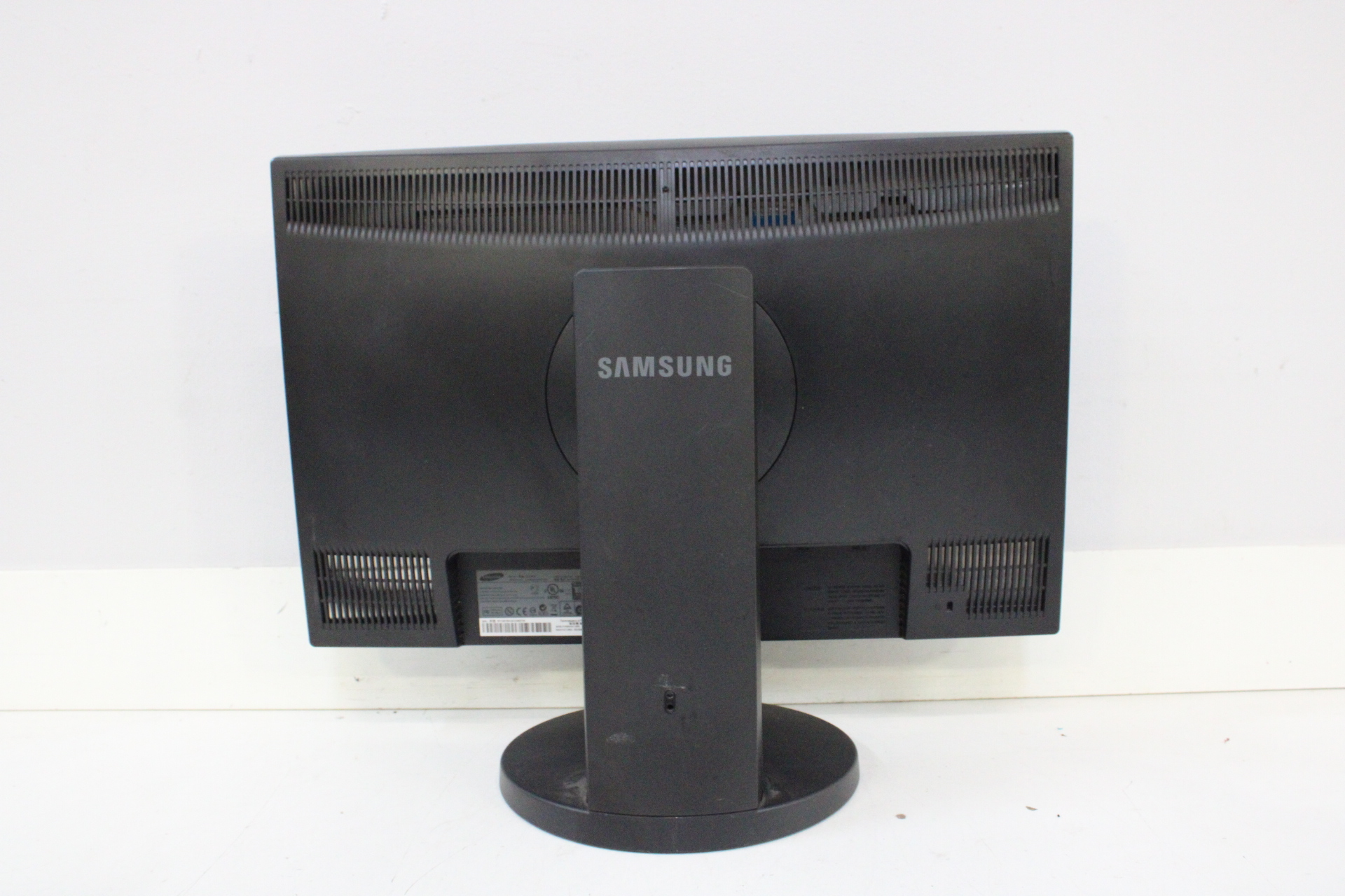 Samsung SyncMaster 2443BW computermonitor – foto 7 – kavel bij GSD Auctions, Zoeterwoude
