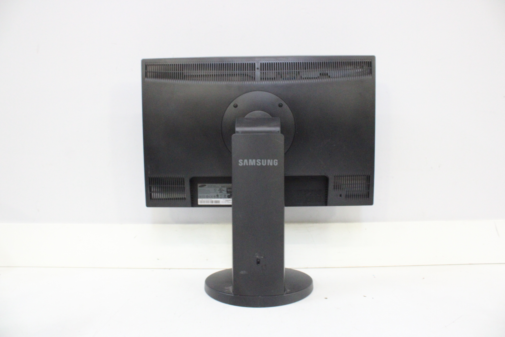 Samsung SyncMaster 2443BW computermonitor – foto 8 – kavel bij GSD Auctions, Zoeterwoude