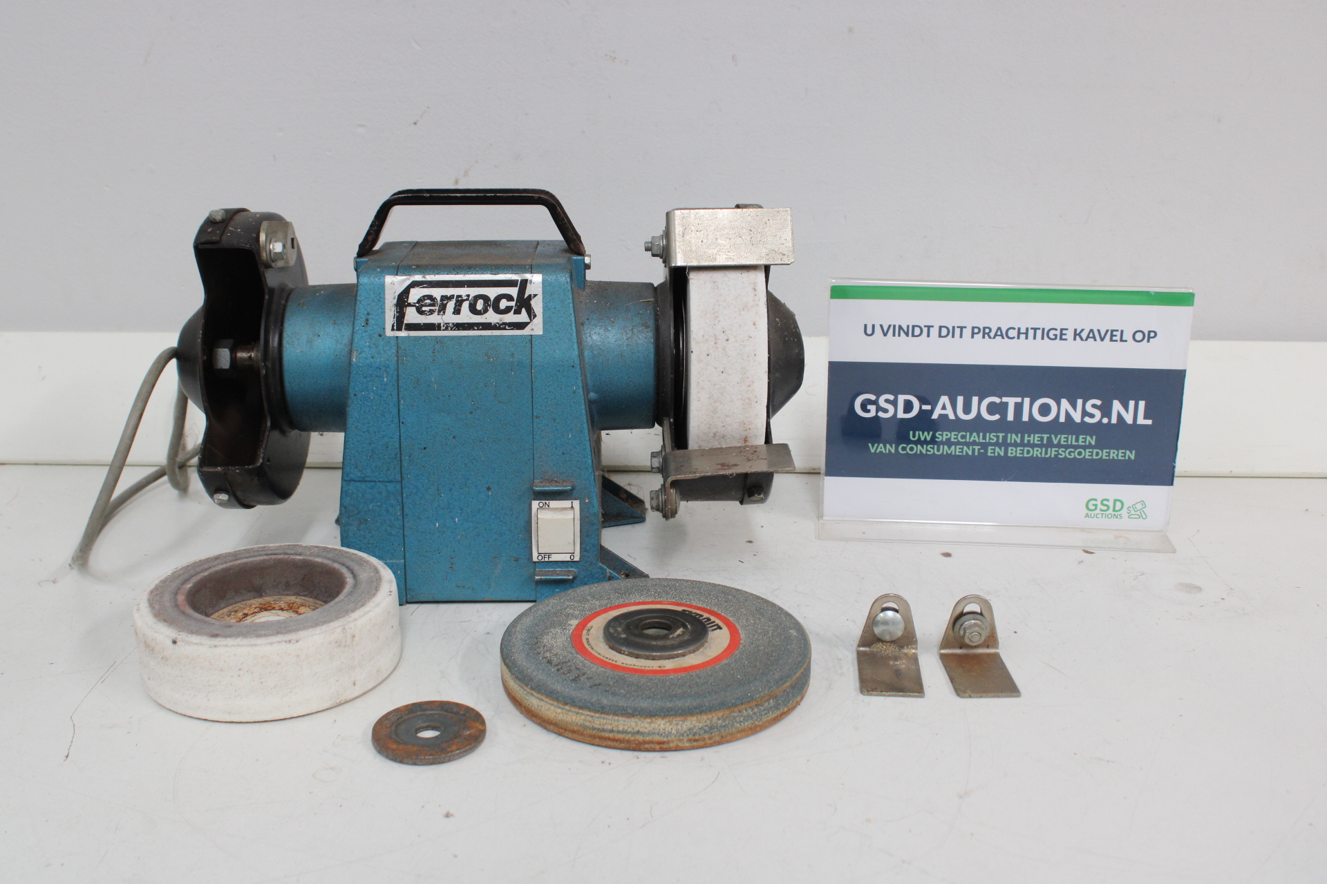 Ferrock tafel- en slijpmachine – kavel bij GSD Auctions, Zoeterwoude