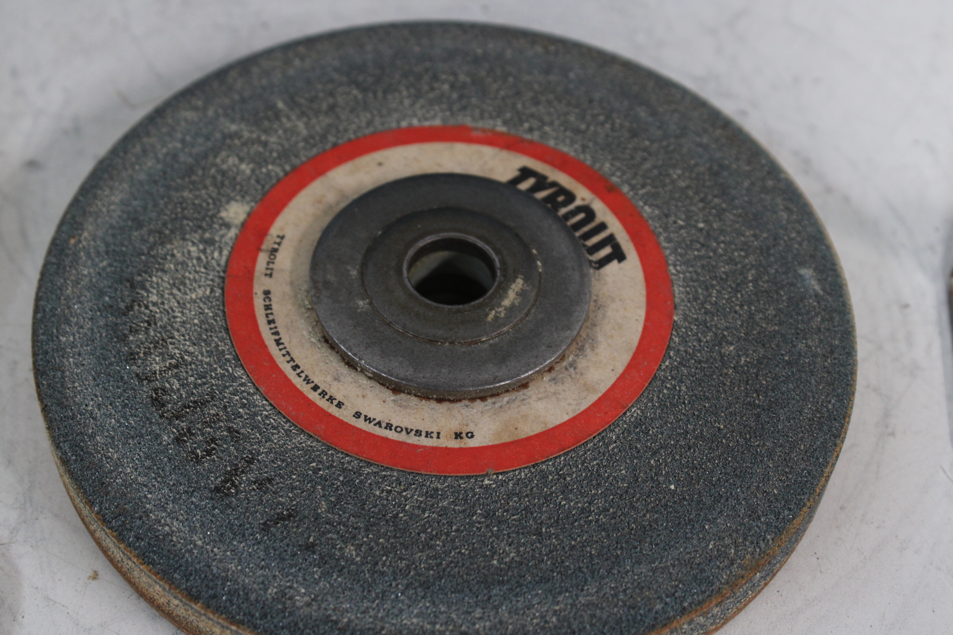 Ferrock tafel- en slijpmachine – foto 4 – kavel bij GSD Auctions, Zoeterwoude