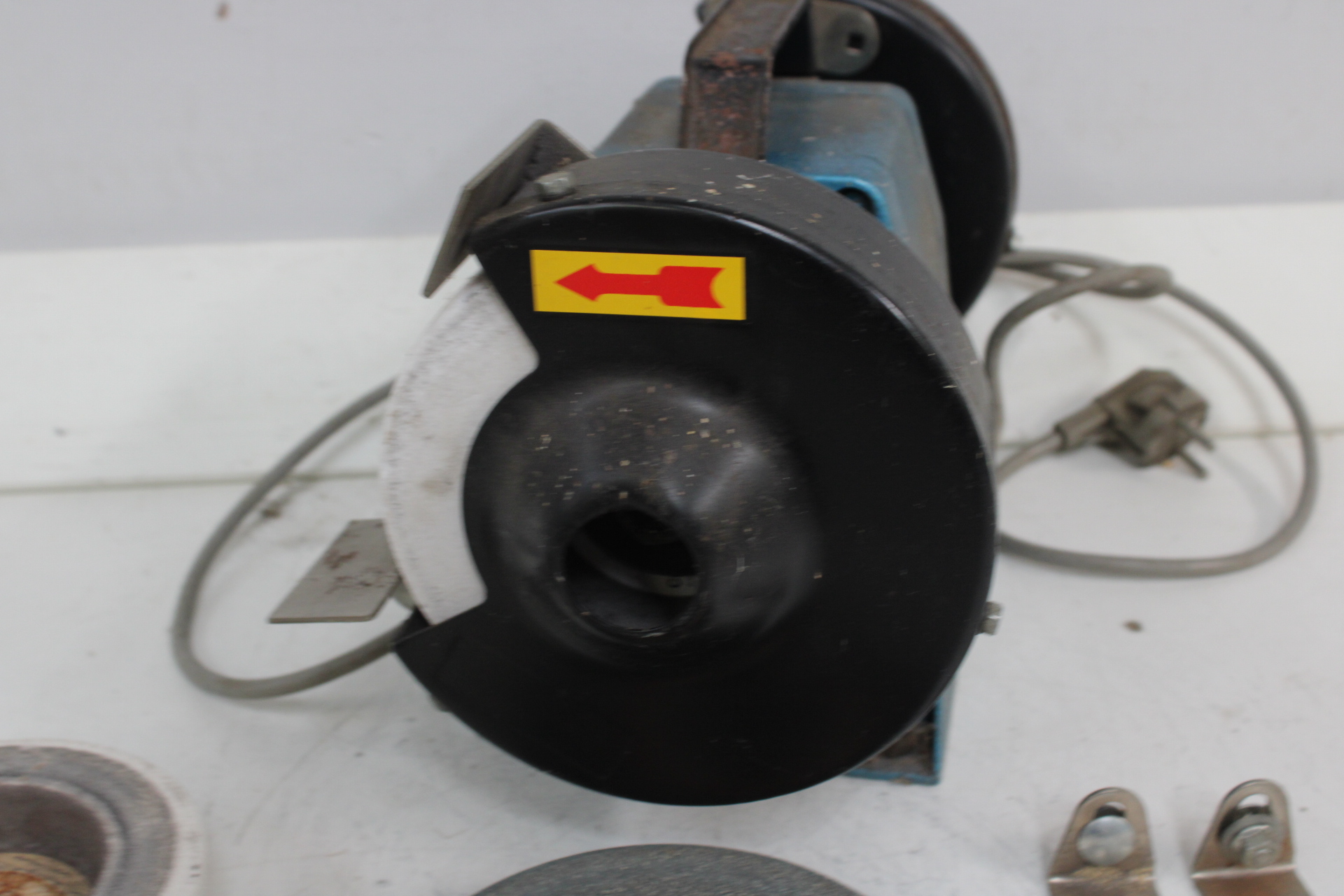 Ferrock tafel- en slijpmachine – foto 10 – kavel bij GSD Auctions, Zoeterwoude