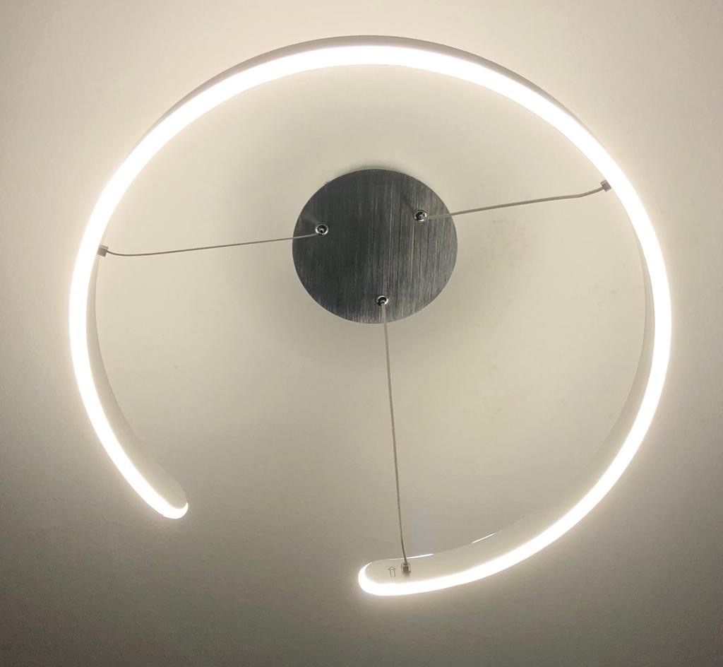 Led plafondlamp c-vorm met afstandsbediening (nieuw in doos) – foto 5 – kavel bij GSD Auctions, Zoeterwoude