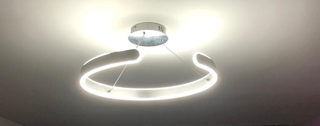 Led plafondlamp c-vorm met afstandsbediening (nieuw in doos) – foto 4 – kavel bij GSD Auctions, Zoeterwoude
