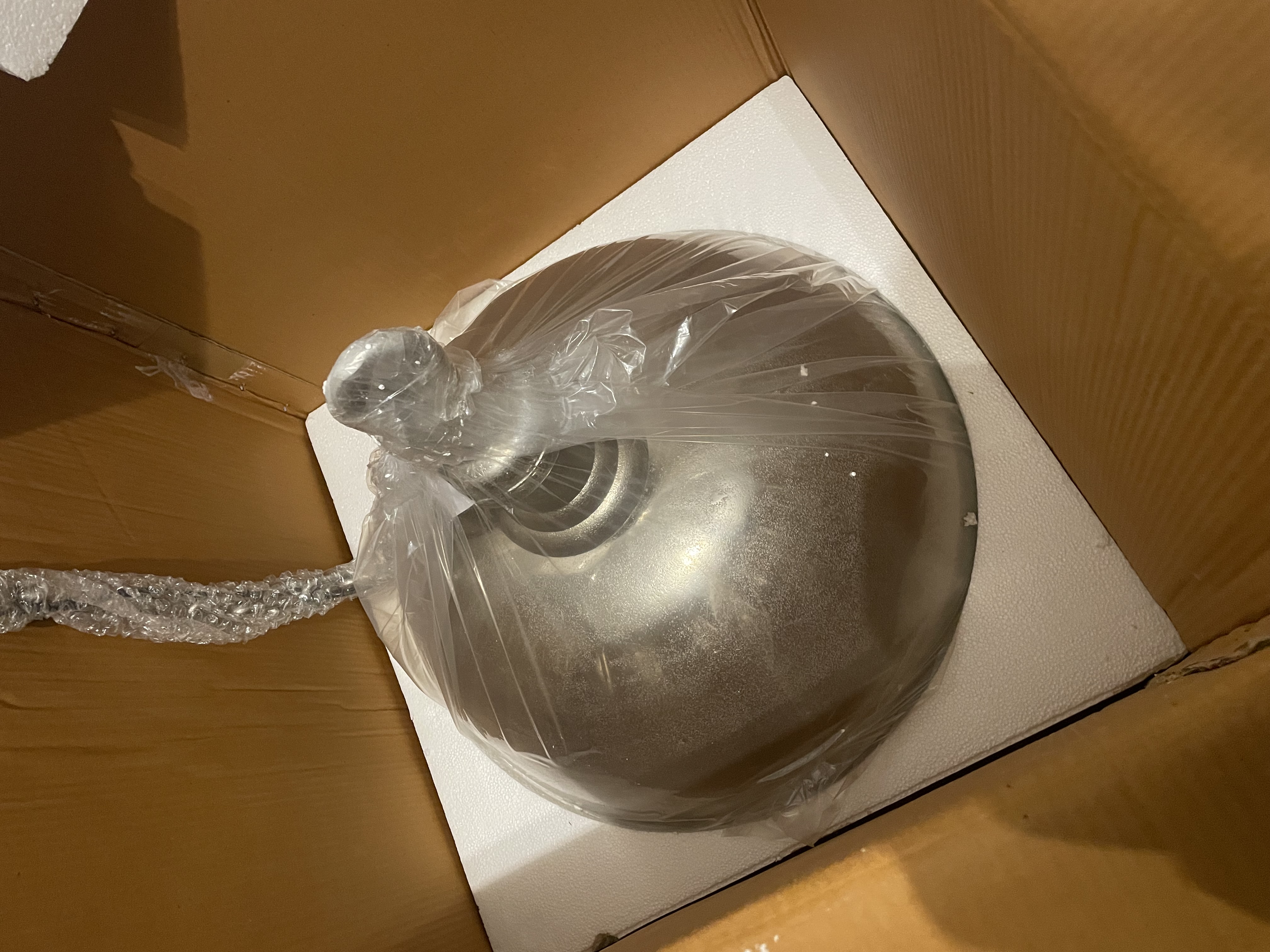 Industriële hanglamp aluminium (nieuw in doos) – foto 3 – kavel bij GSD Auctions, Zoeterwoude