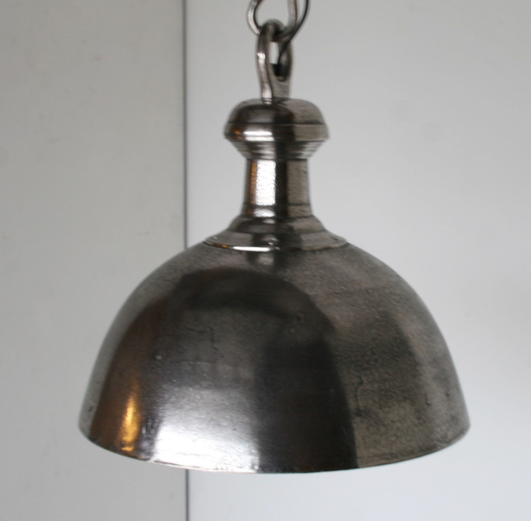 Industriële hanglamp aluminium (nieuw in doos) – foto 2 – kavel bij GSD Auctions, Zoeterwoude