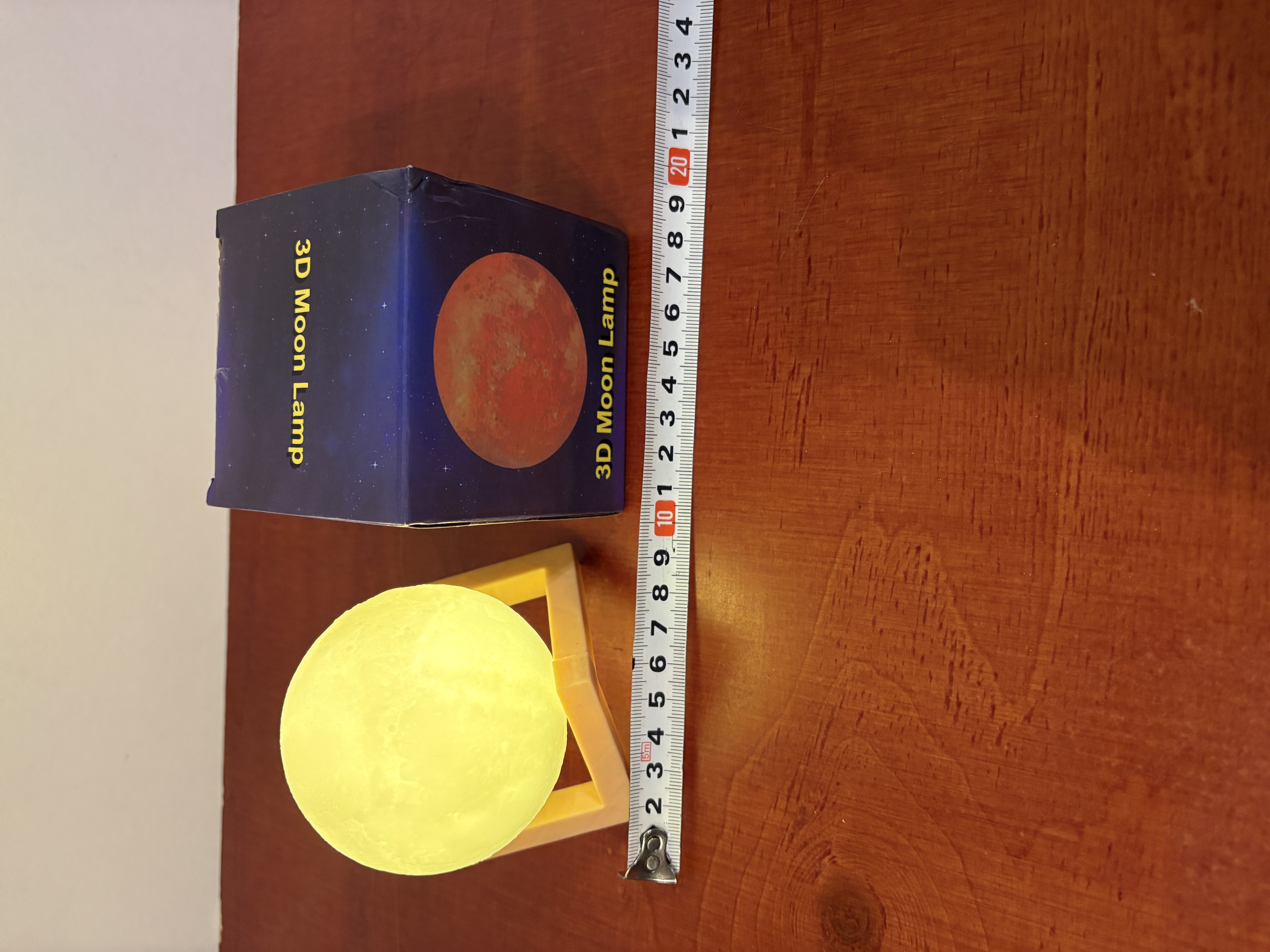 3D maan lamp (nieuwe in doos) 2 stuks – foto 5 – kavel bij GSD Auctions, Zoeterwoude