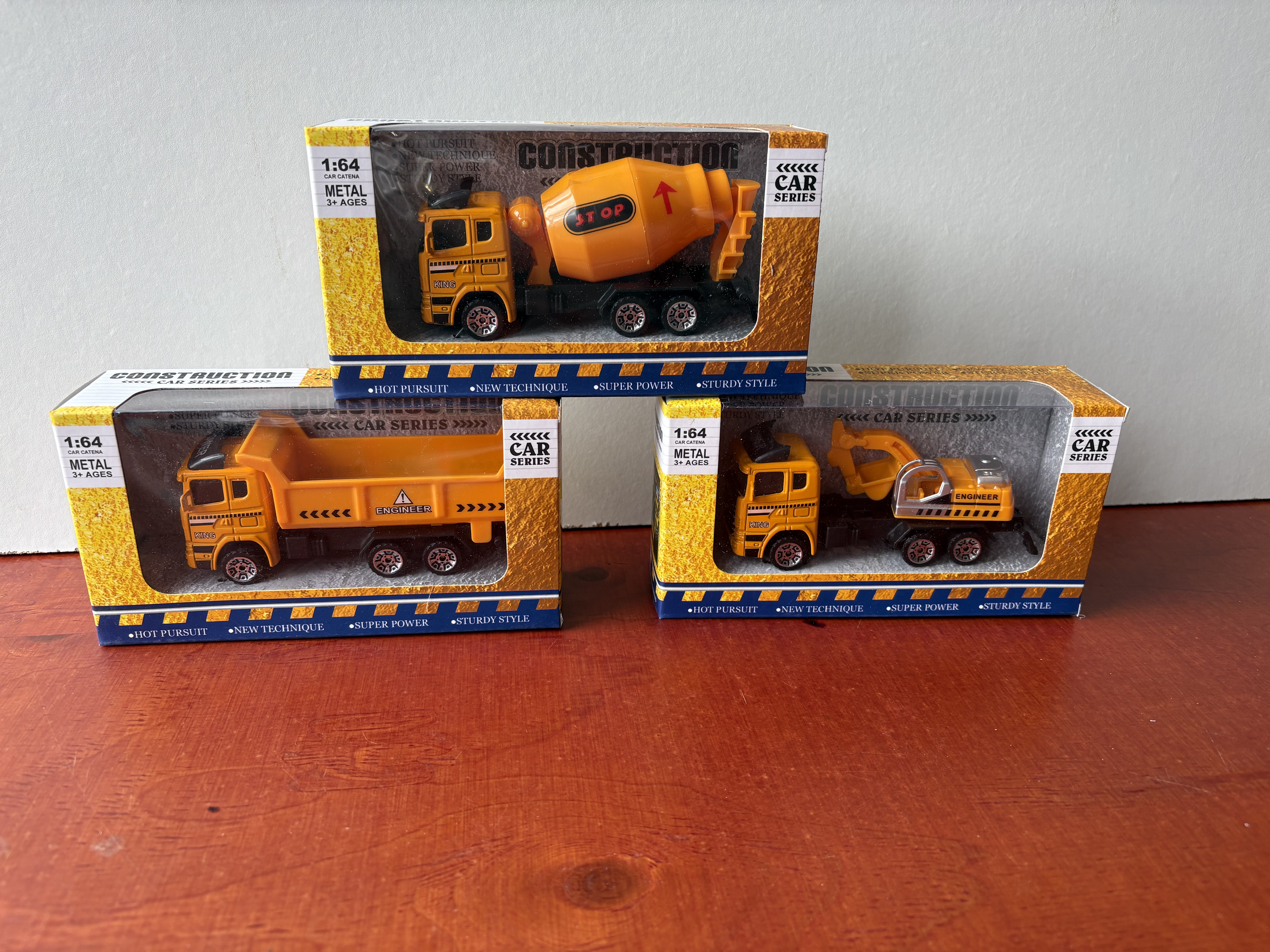 3 gele spel auto's nieuwe – foto 6 – kavel bij GSD Auctions, Zoeterwoude