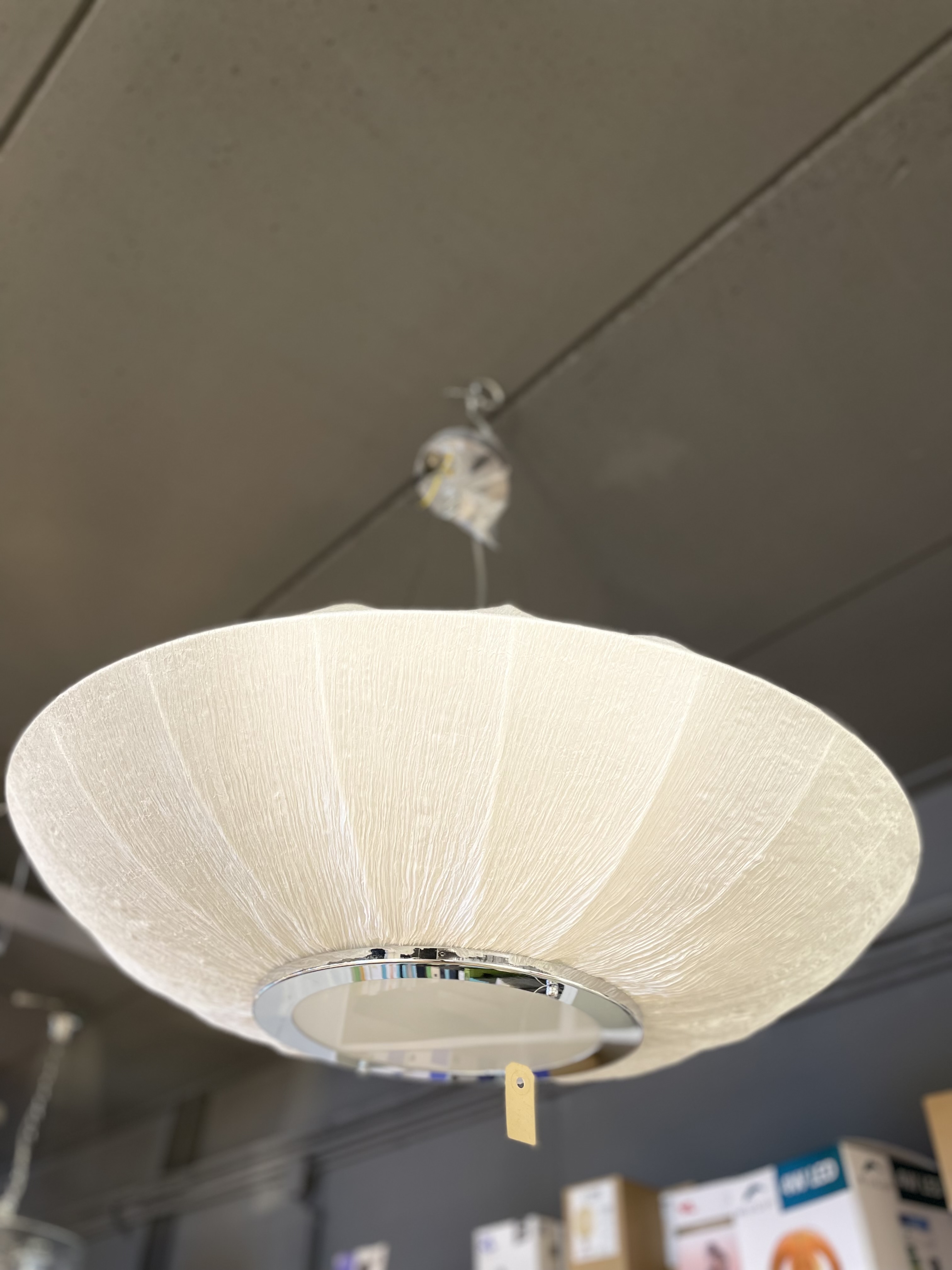 Design hanglamp wit doek (nieuw in doos) – kavel bij GSD Auctions, Zoeterwoude