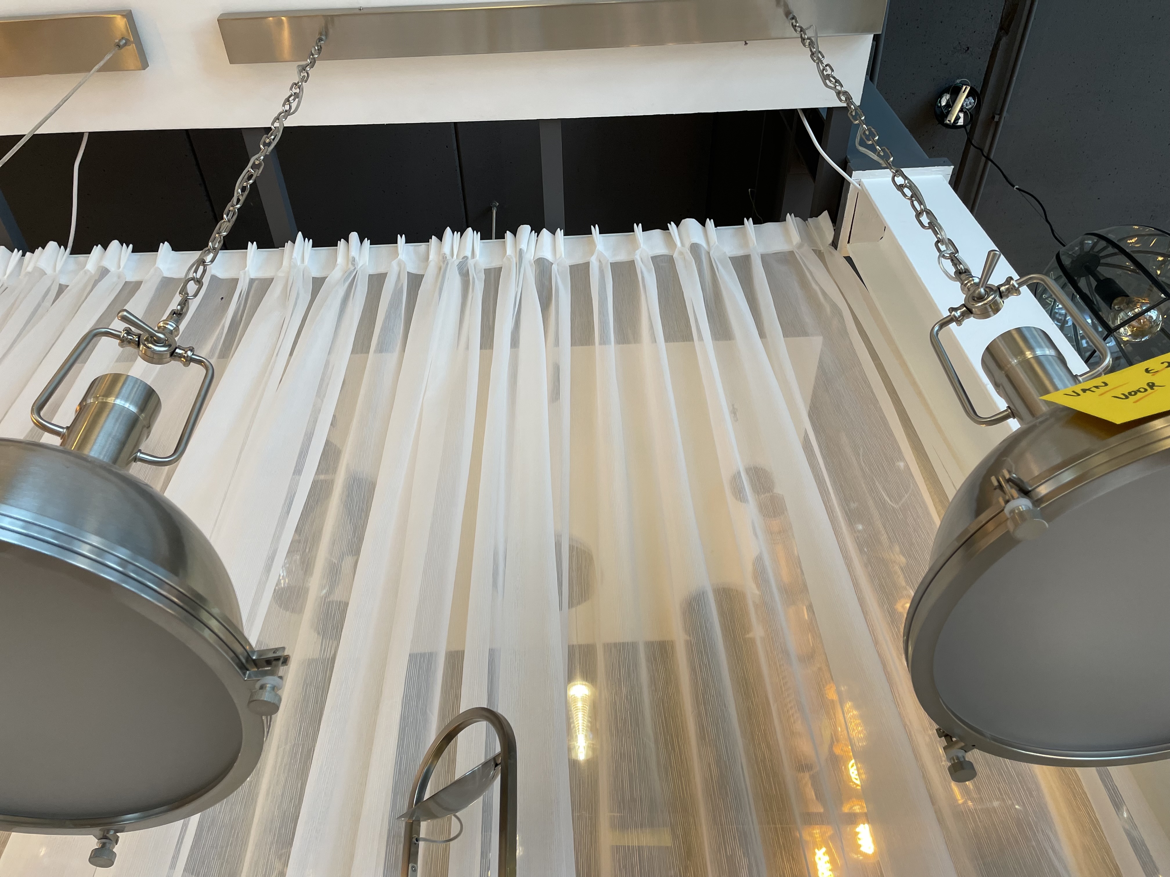 Industriële rvs hanglamp met 2 lampen (nieuw in doos) – kavel bij GSD Auctions, Zoeterwoude