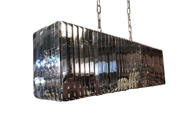 Kroonluchter Smokey kristallen 100cm lang nieuwe in doos – kavel bij GSD Auctions, Zoeterwoude