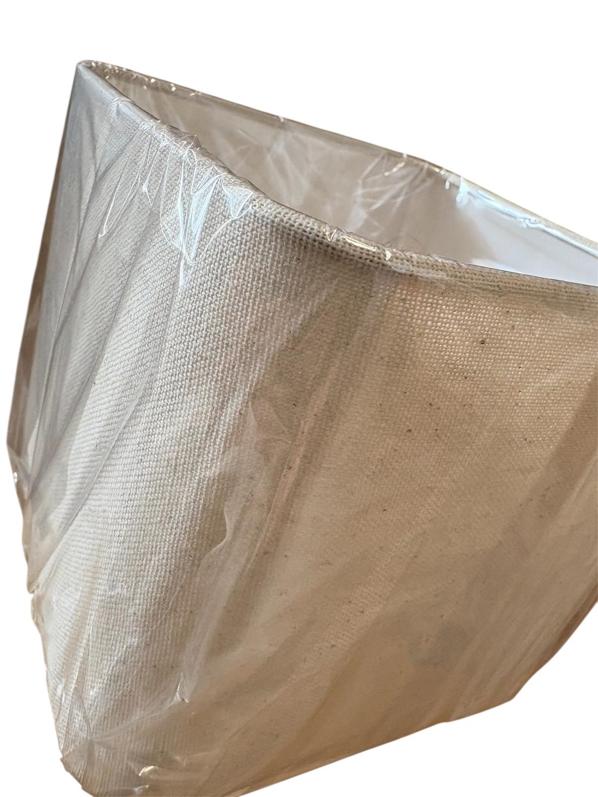 2x houten kleine tafellampen voet met kapjes – foto 4 – kavel bij GSD Auctions, Zoeterwoude