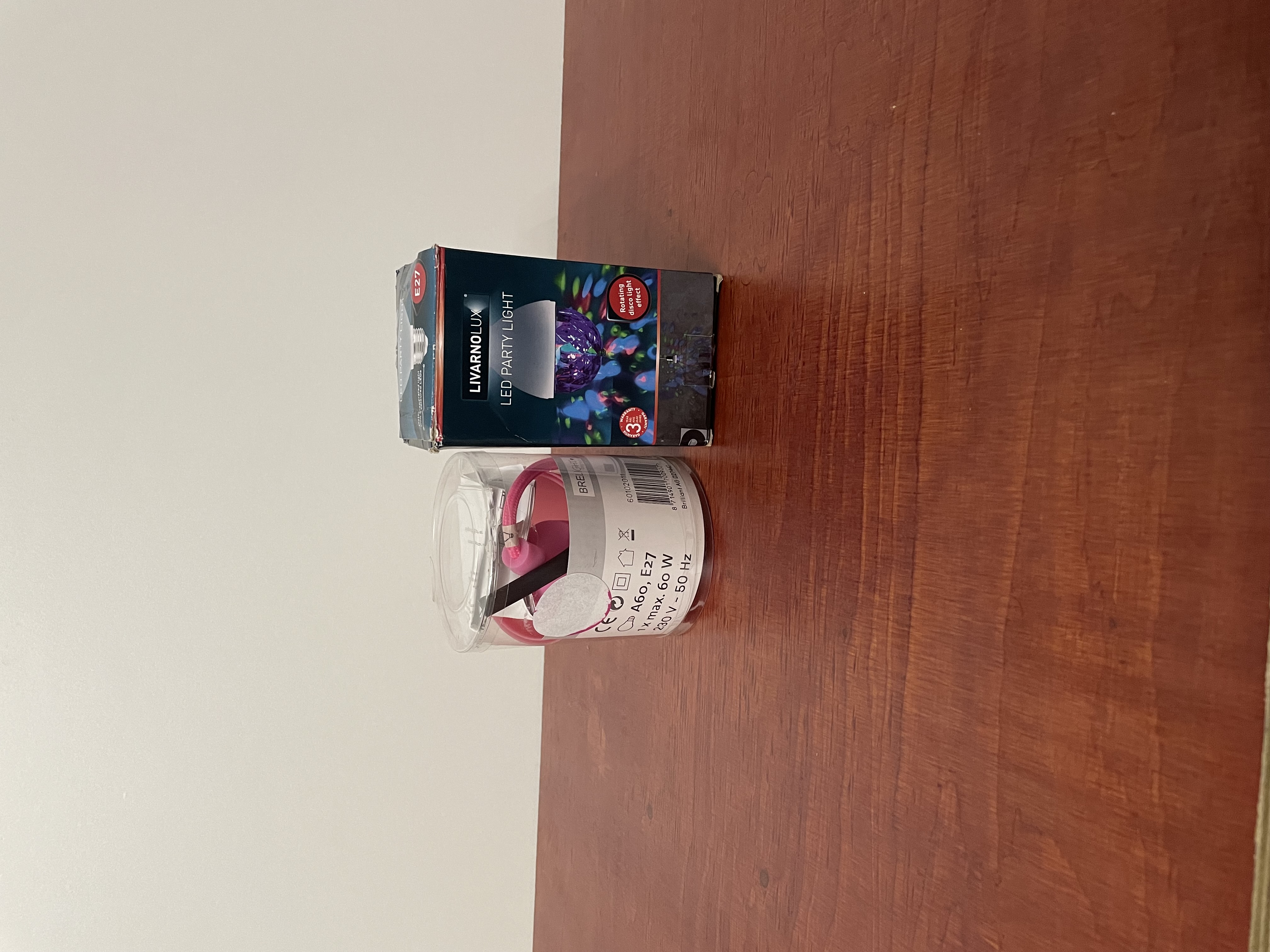 Roze fitting met discolamp – kavel bij GSD Auctions, Zoeterwoude