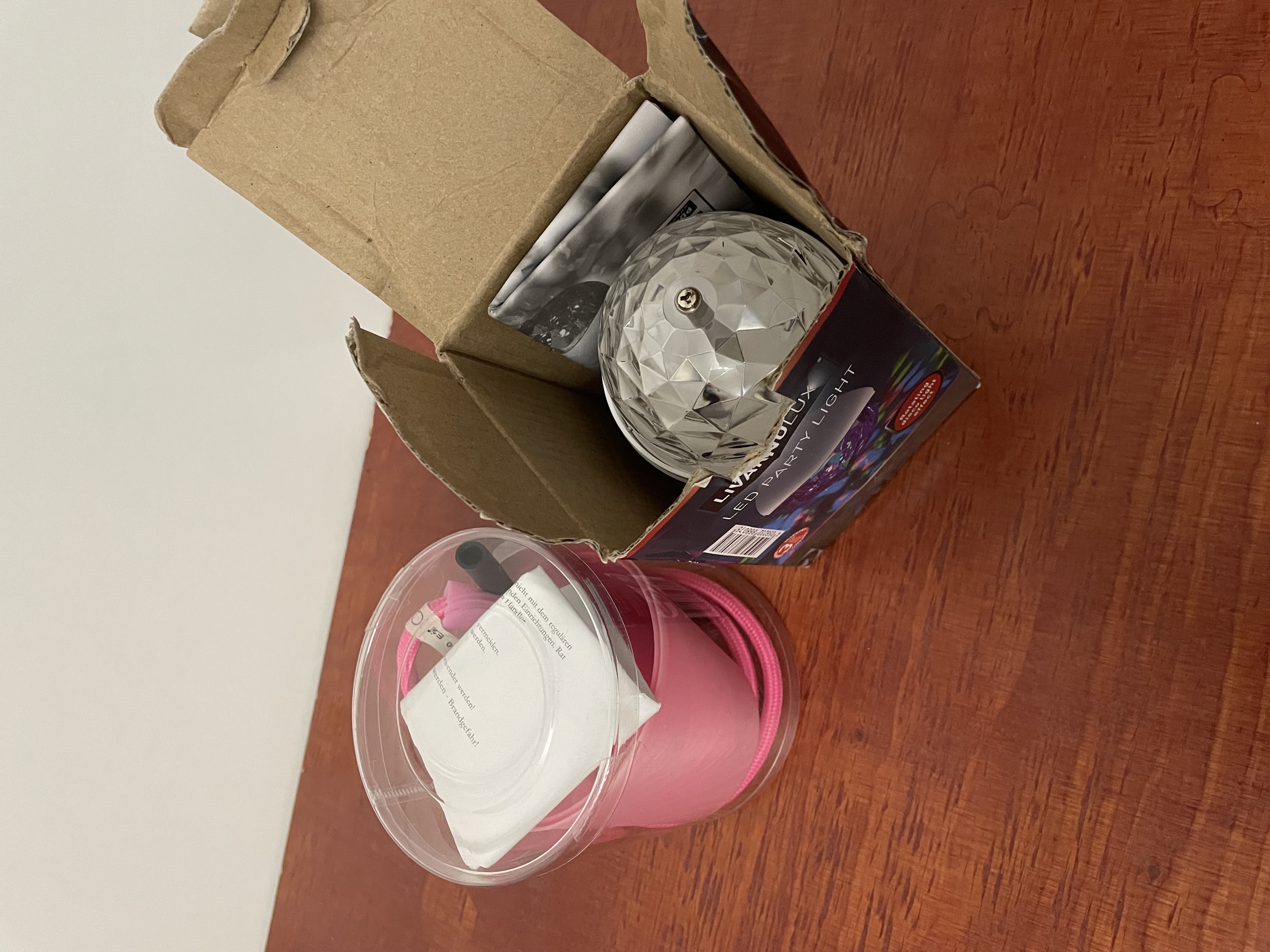 Roze fitting met discolamp – foto 3 – kavel bij GSD Auctions, Zoeterwoude