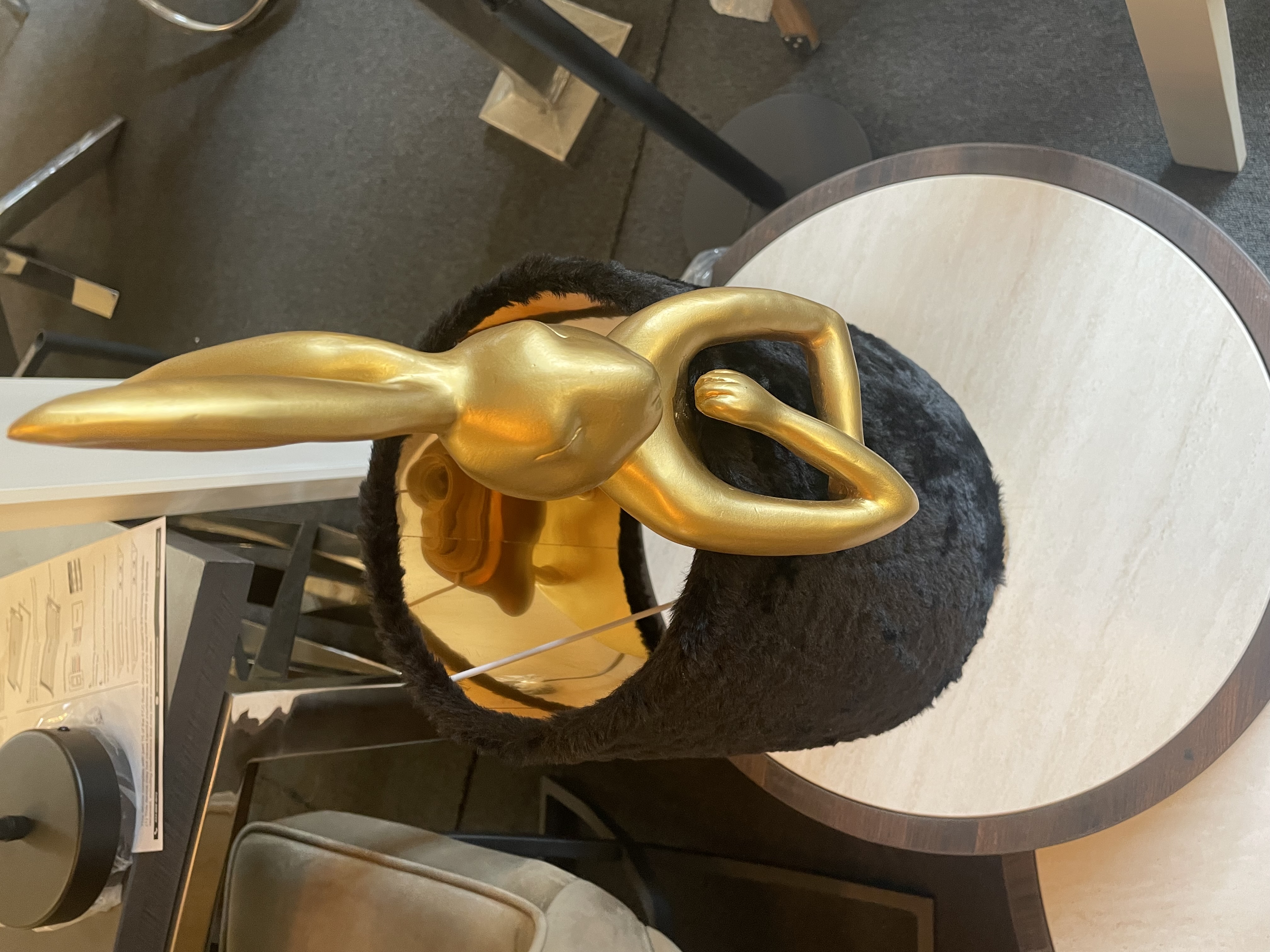 Tafellamp konijn goud met zwart 68cm (nieuwe product) – foto 2 – kavel bij GSD Auctions, Zoeterwoude