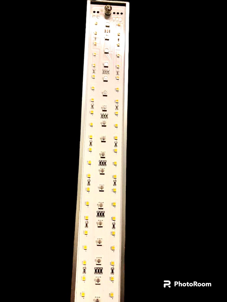 Led-plafondlampen met lange platte glas (nieuw in doos) – foto 4 – kavel bij GSD Auctions, Zoeterwoude