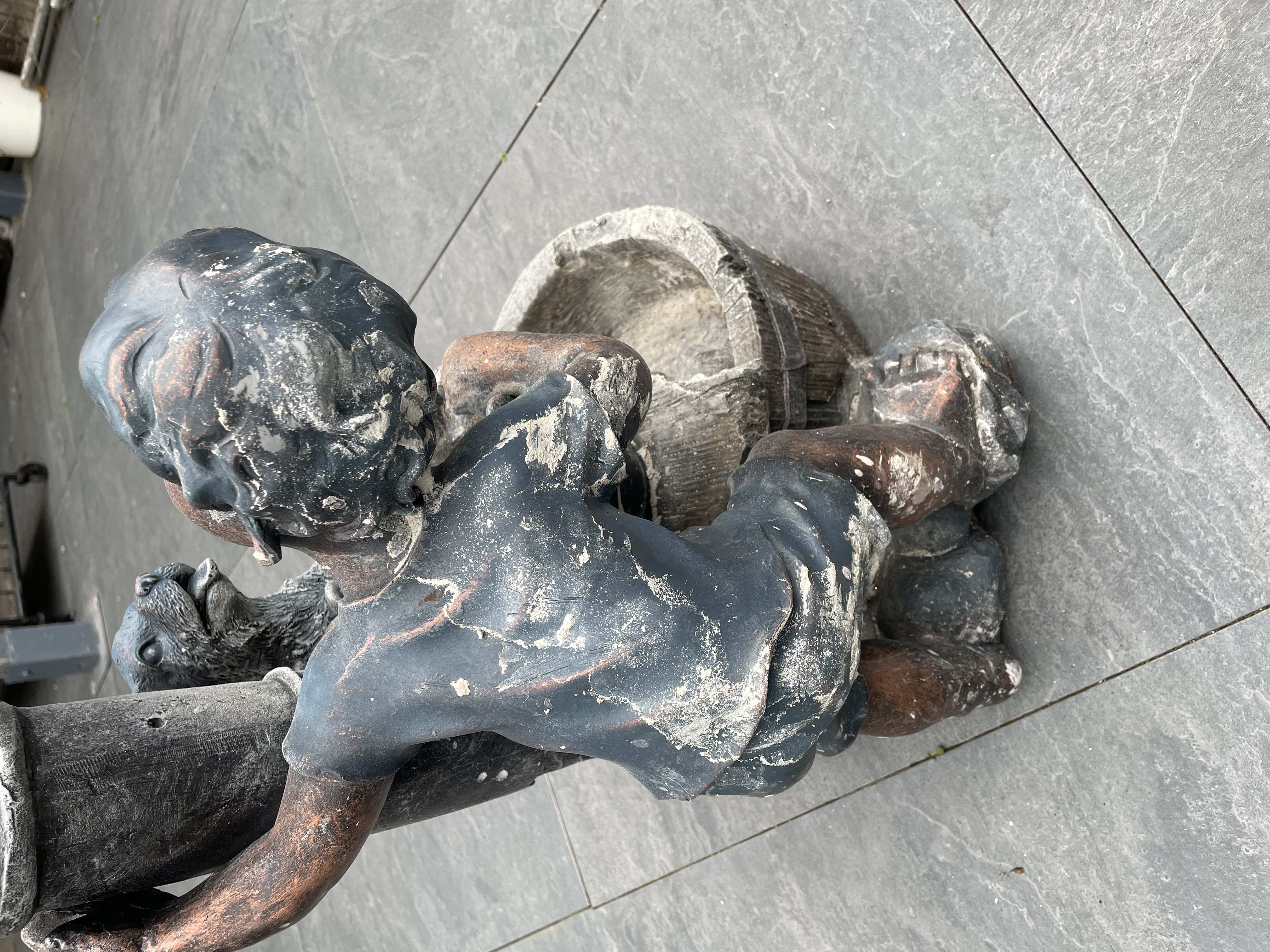 Tuin fontein kinderen – foto 3 – kavel bij GSD Auctions, Zoeterwoude