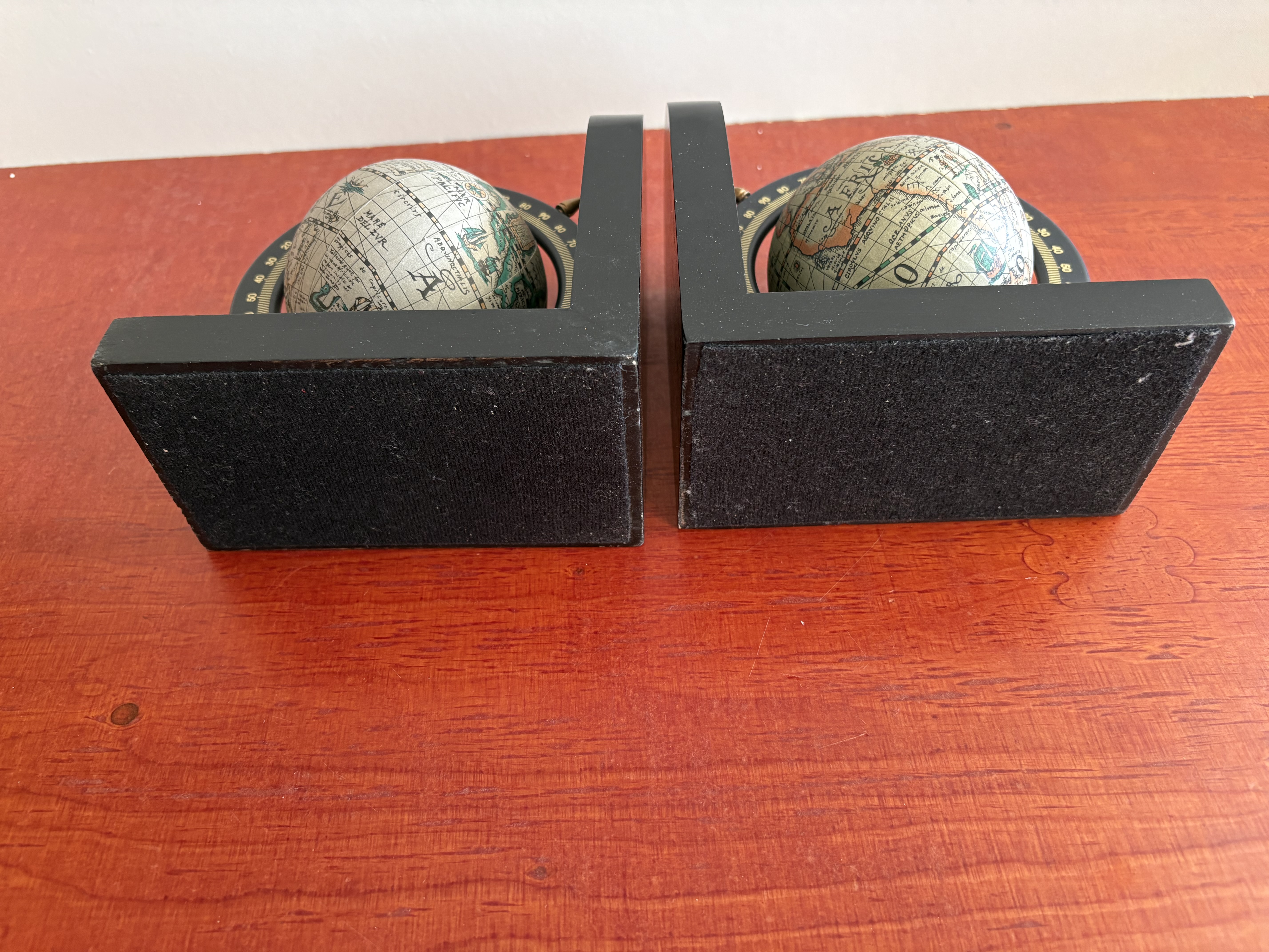 Wereldbol als boeken met ring – foto 7 – kavel bij GSD Auctions, Zoeterwoude