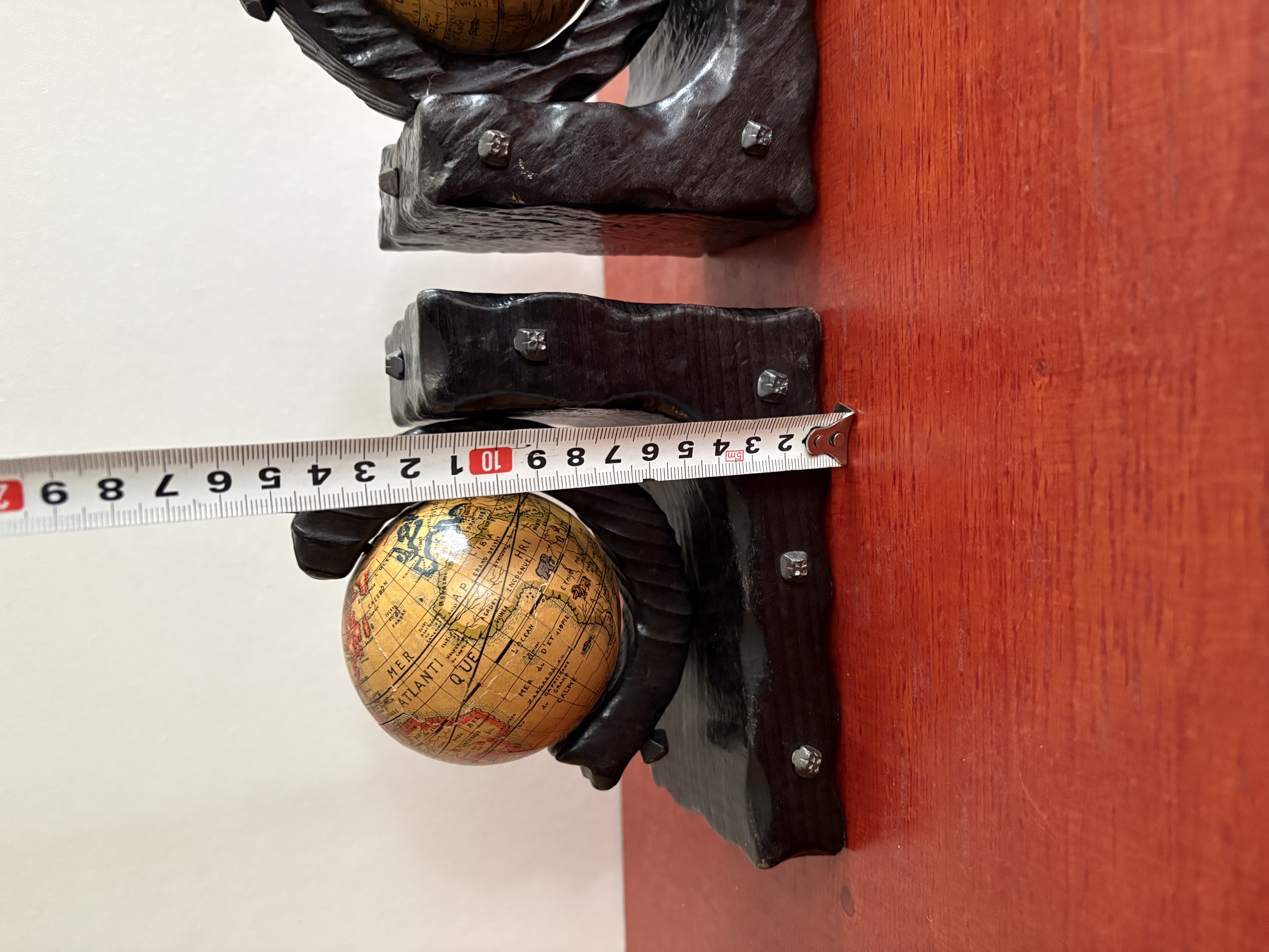 Wereldbol als boeken steun – foto 4 – kavel bij GSD Auctions, Zoeterwoude