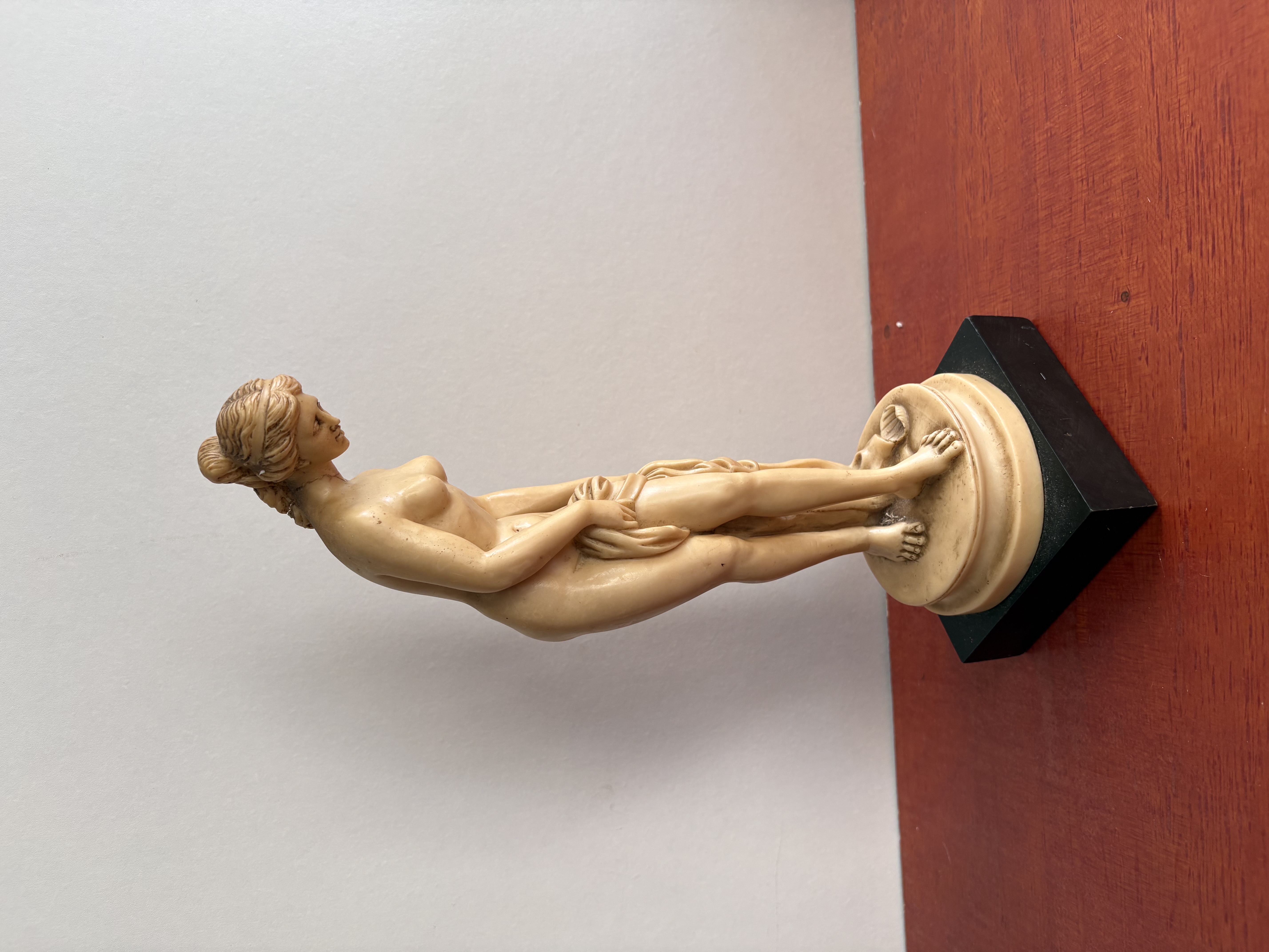 Grote beeld van een vrouw uit Italy (A.Santini) – foto 4 – kavel bij GSD Auctions, Zoeterwoude