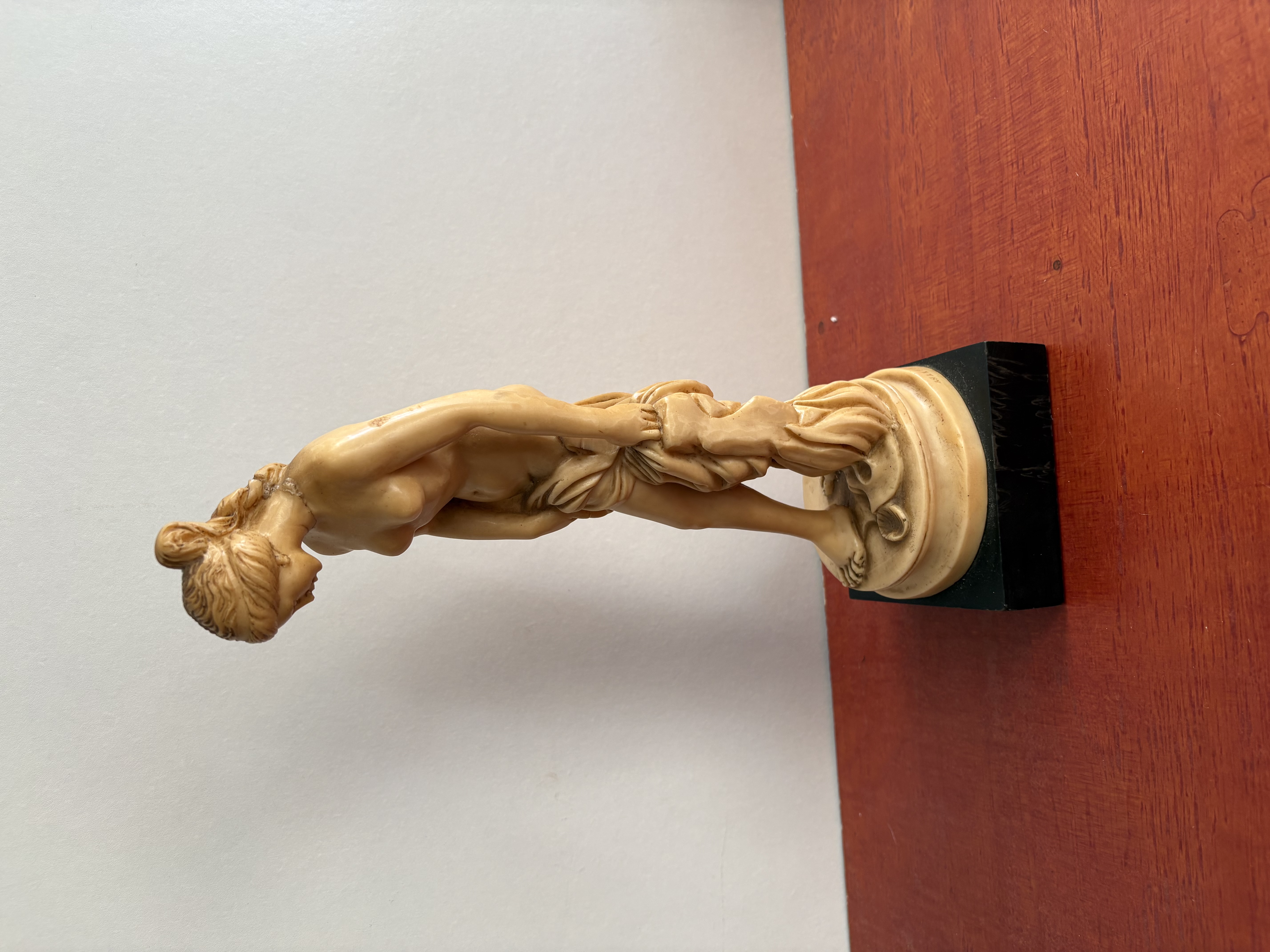 Grote beeld van een vrouw uit Italy (A.Santini) – foto 5 – kavel bij GSD Auctions, Zoeterwoude