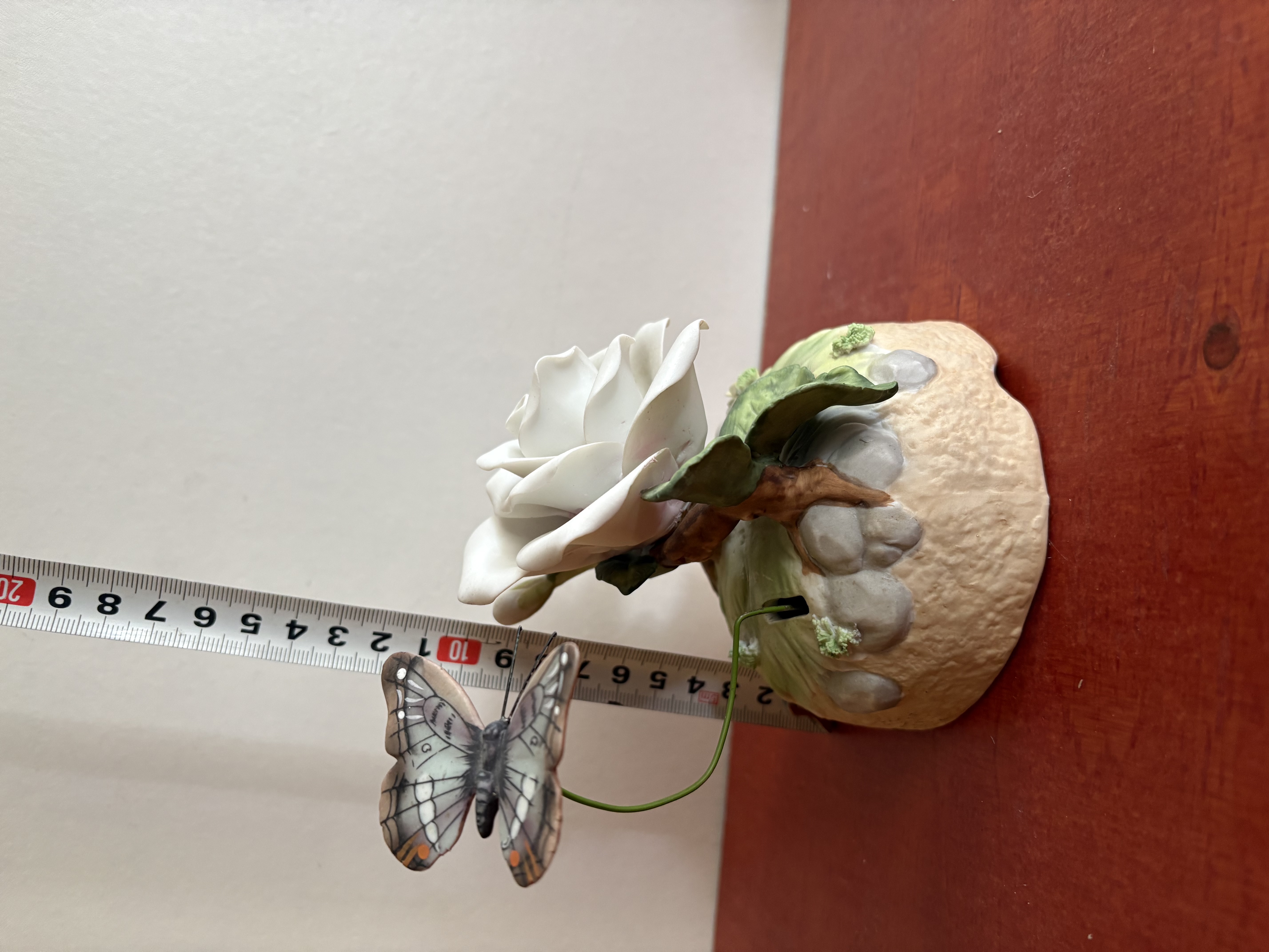 Porseleinen Muziek bloem met bewegende vlinder – foto 7 – kavel bij GSD Auctions, Zoeterwoude