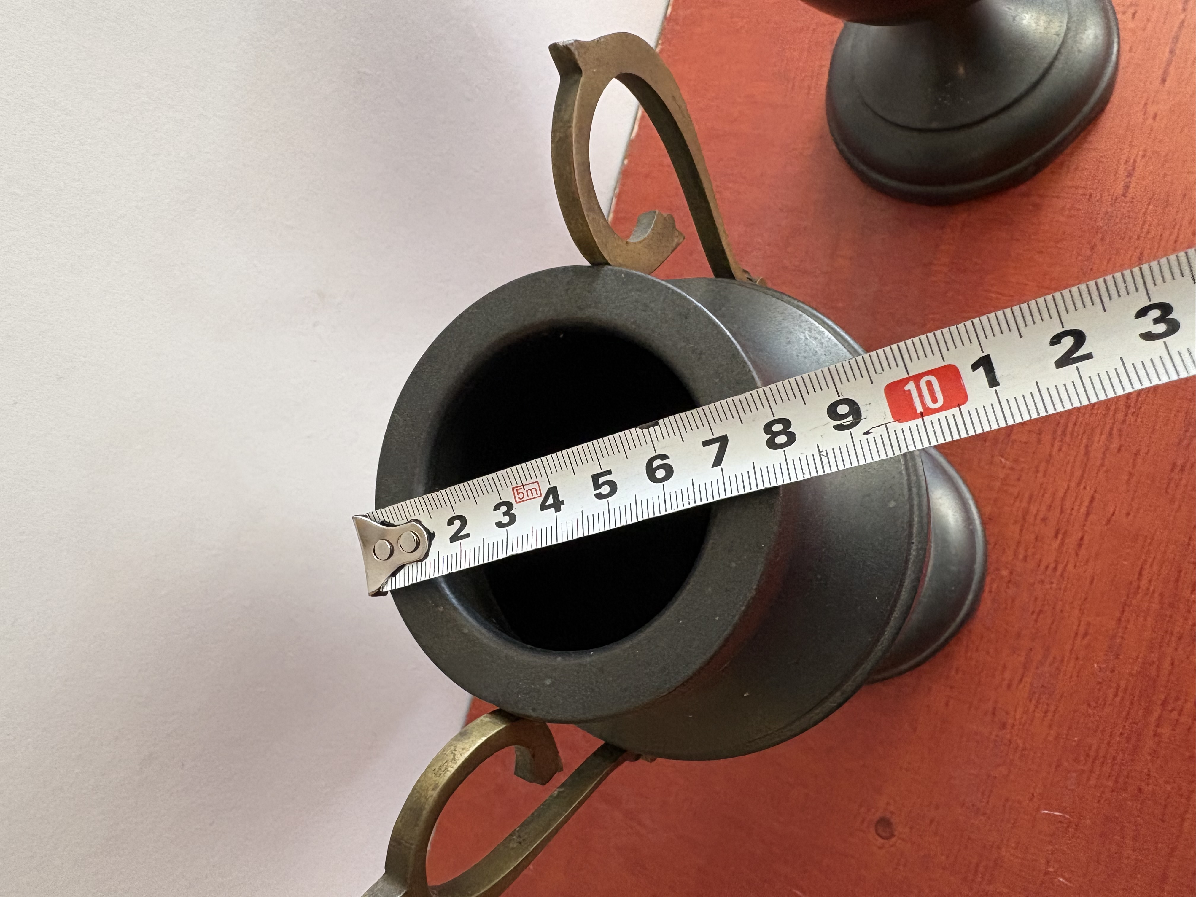 2 oude vazen voorkant tulpen getikt – foto 5 – kavel bij GSD Auctions, Zoeterwoude