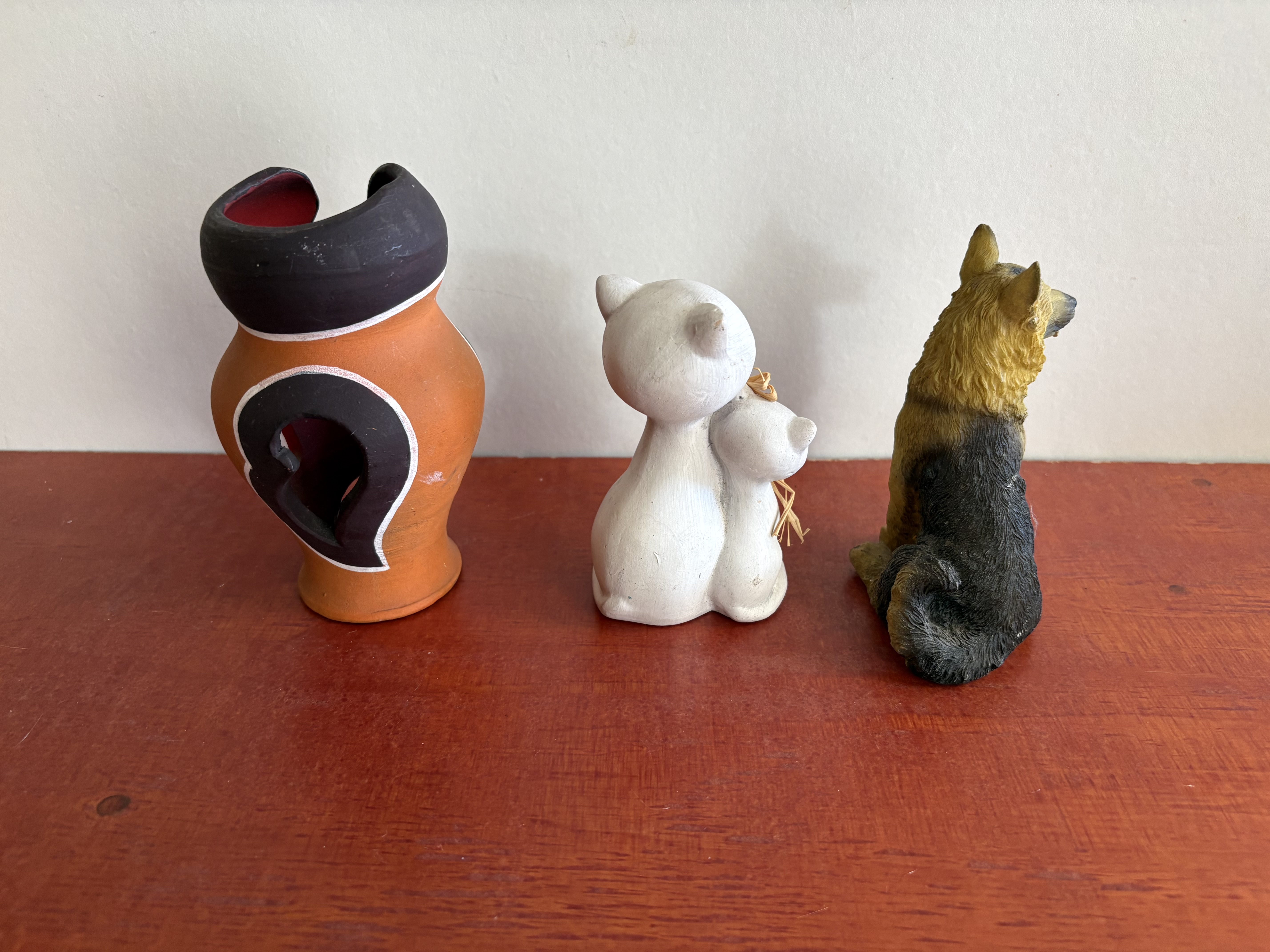 Hond, kat en handgemaakte vaas – foto 5 – kavel bij GSD Auctions, Zoeterwoude