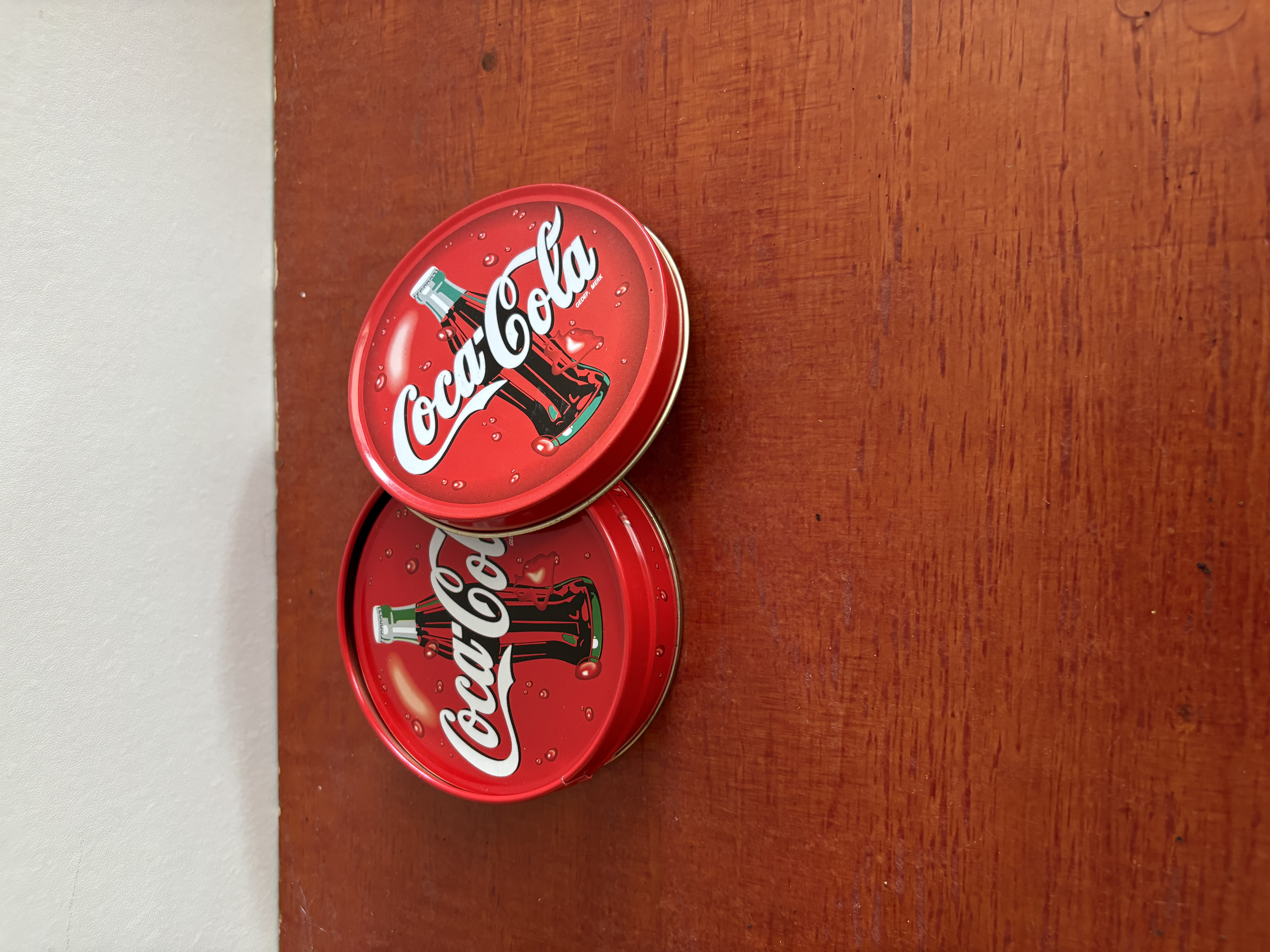 Opbergblikje Nummer 27 Coca-Cola – kavel bij GSD Auctions, Zoeterwoude