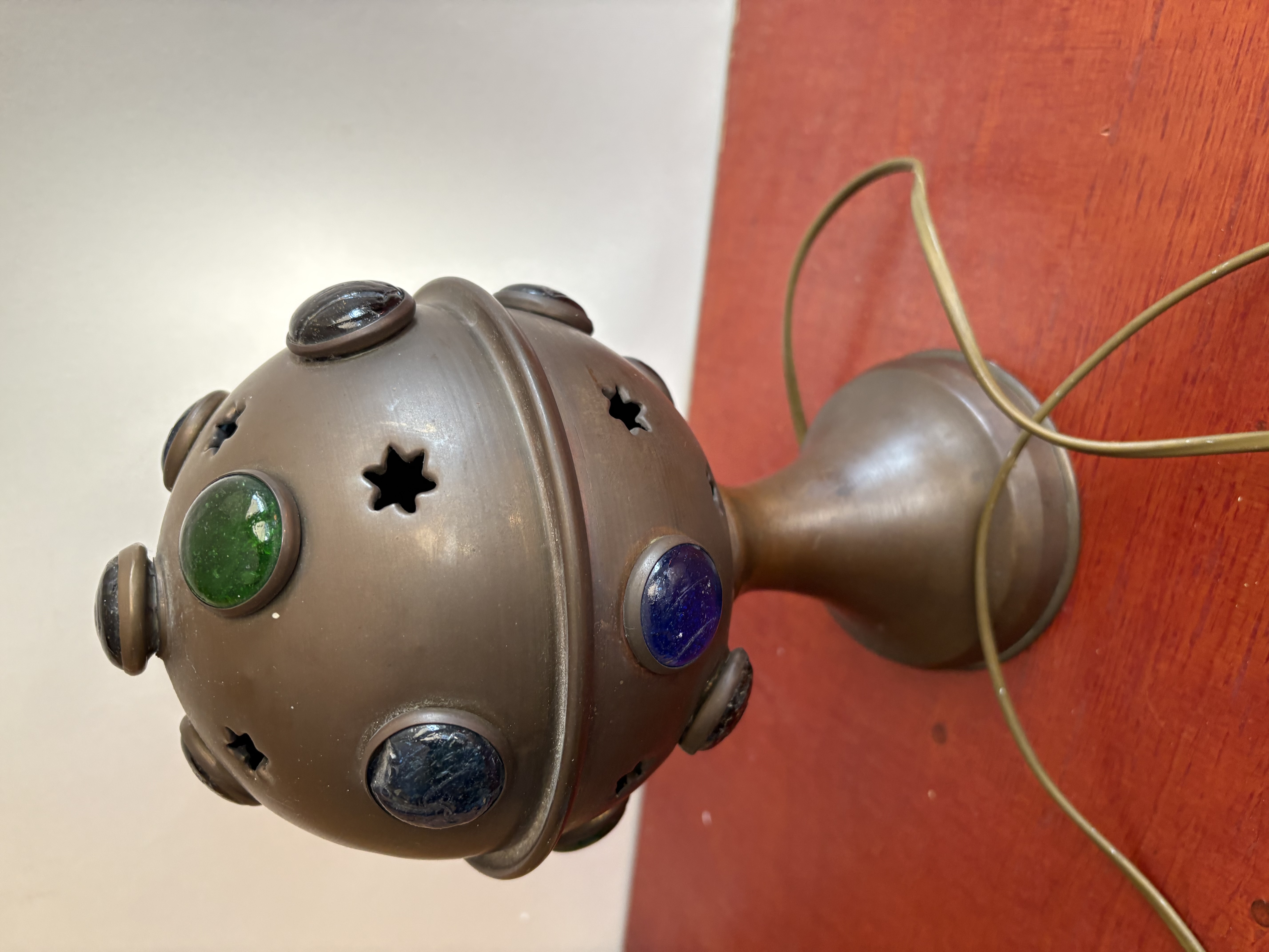 Tafellamp rond “Sputnik” – foto 2 – kavel bij GSD Auctions, Zoeterwoude