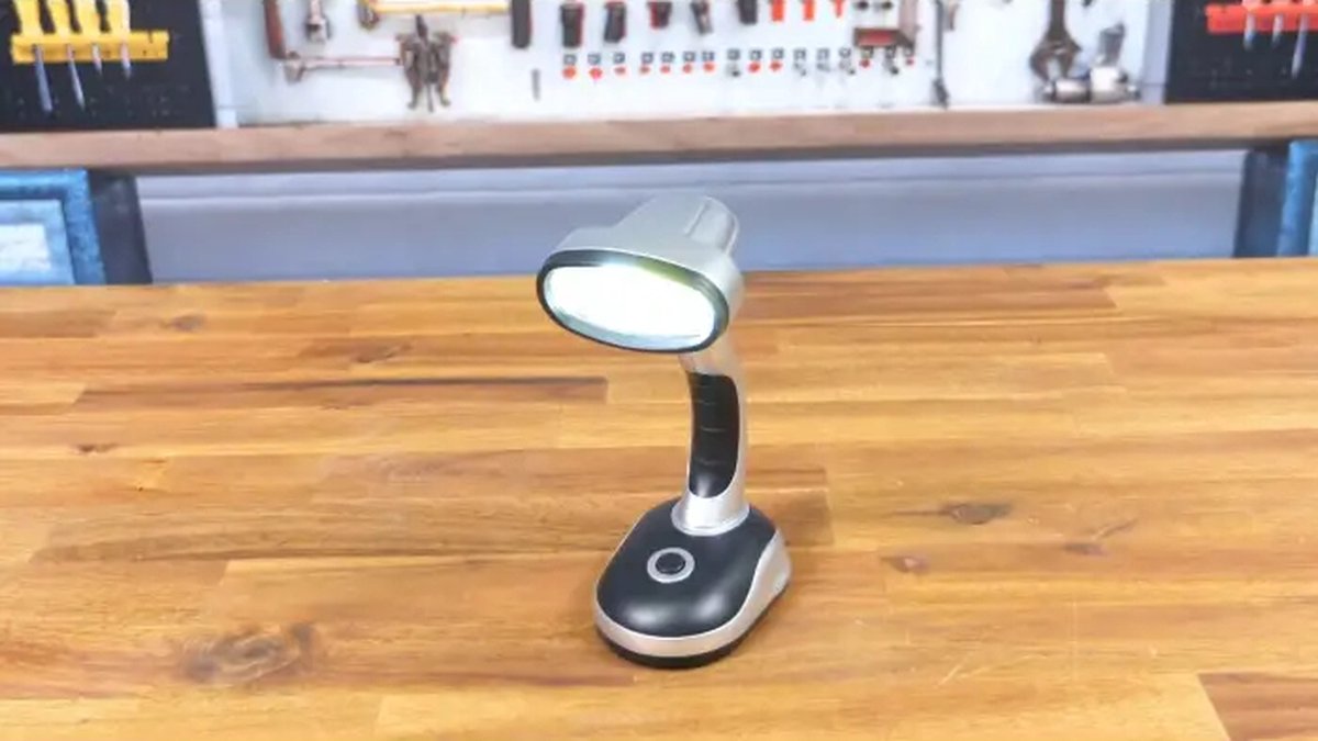 Led Bureau/looplamp- felle Gelleds 100lumen – foto 2 – kavel bij GSD Auctions, Zoeterwoude