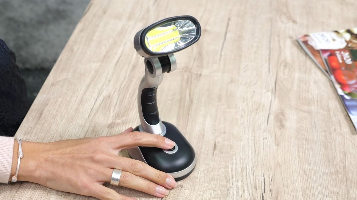 Led Bureau/looplamp- felle Gelleds 100lumen – foto 4 – kavel bij GSD Auctions, Zoeterwoude
