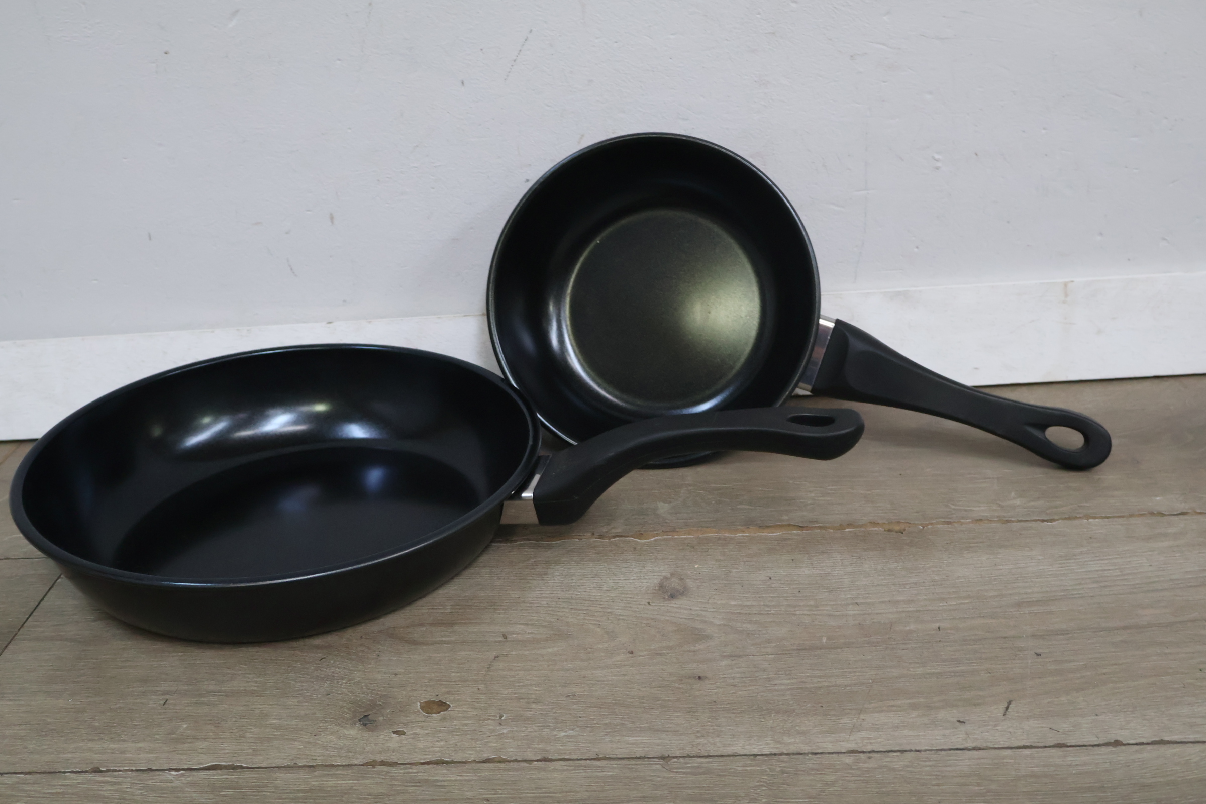 Set van 2 koekenpannen' – foto 4 – kavel bij GSD Auctions, Zoeterwoude