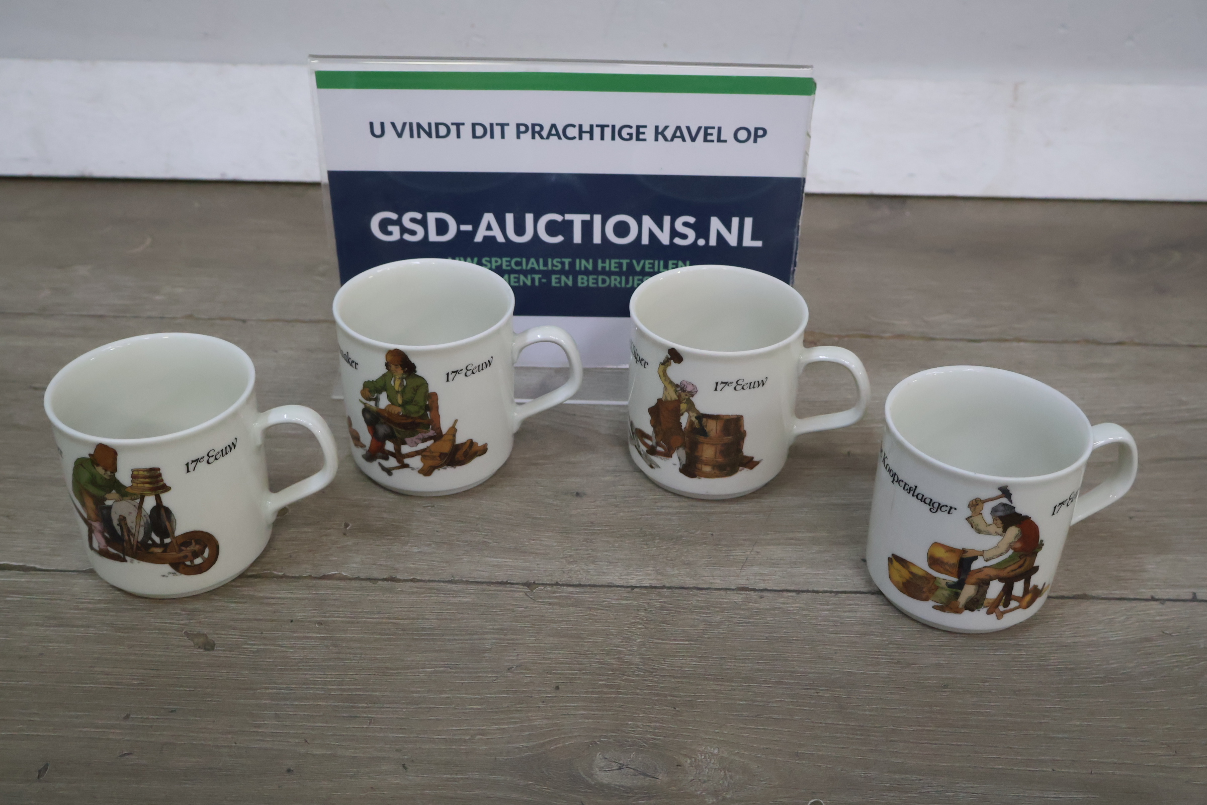 Set van mokken met ambachtskundige illustraties' – foto 2 – kavel bij GSD Auctions, Zoeterwoude