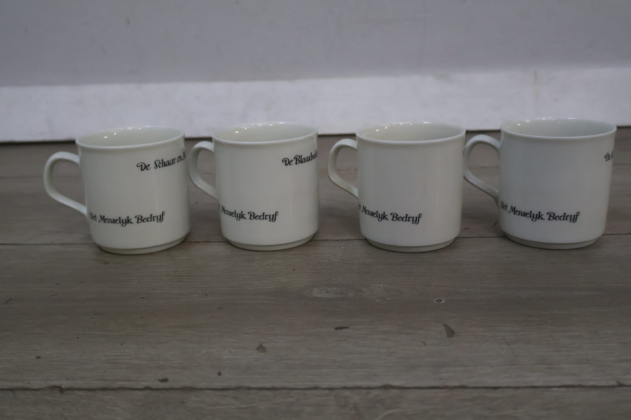 Set van mokken met ambachtskundige illustraties' – foto 5 – kavel bij GSD Auctions, Zoeterwoude