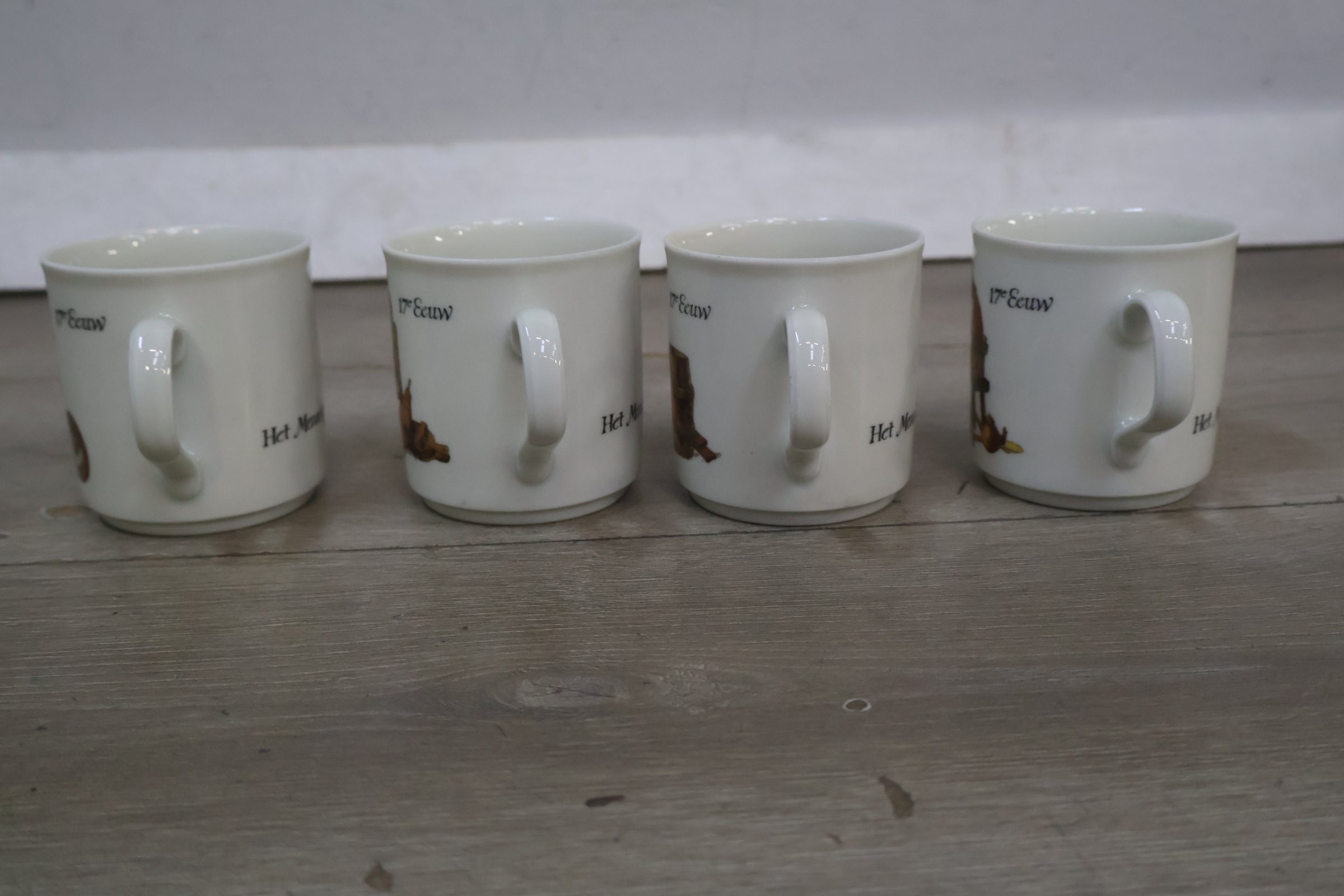 Set van mokken met ambachtskundige illustraties' – foto 6 – kavel bij GSD Auctions, Zoeterwoude