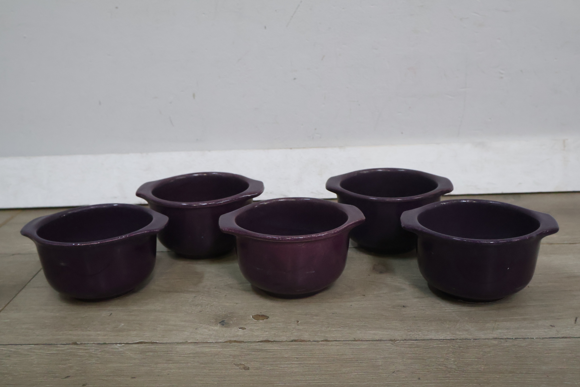 Set van 5 paarse Kommen' – foto 3 – kavel bij GSD Auctions, Zoeterwoude