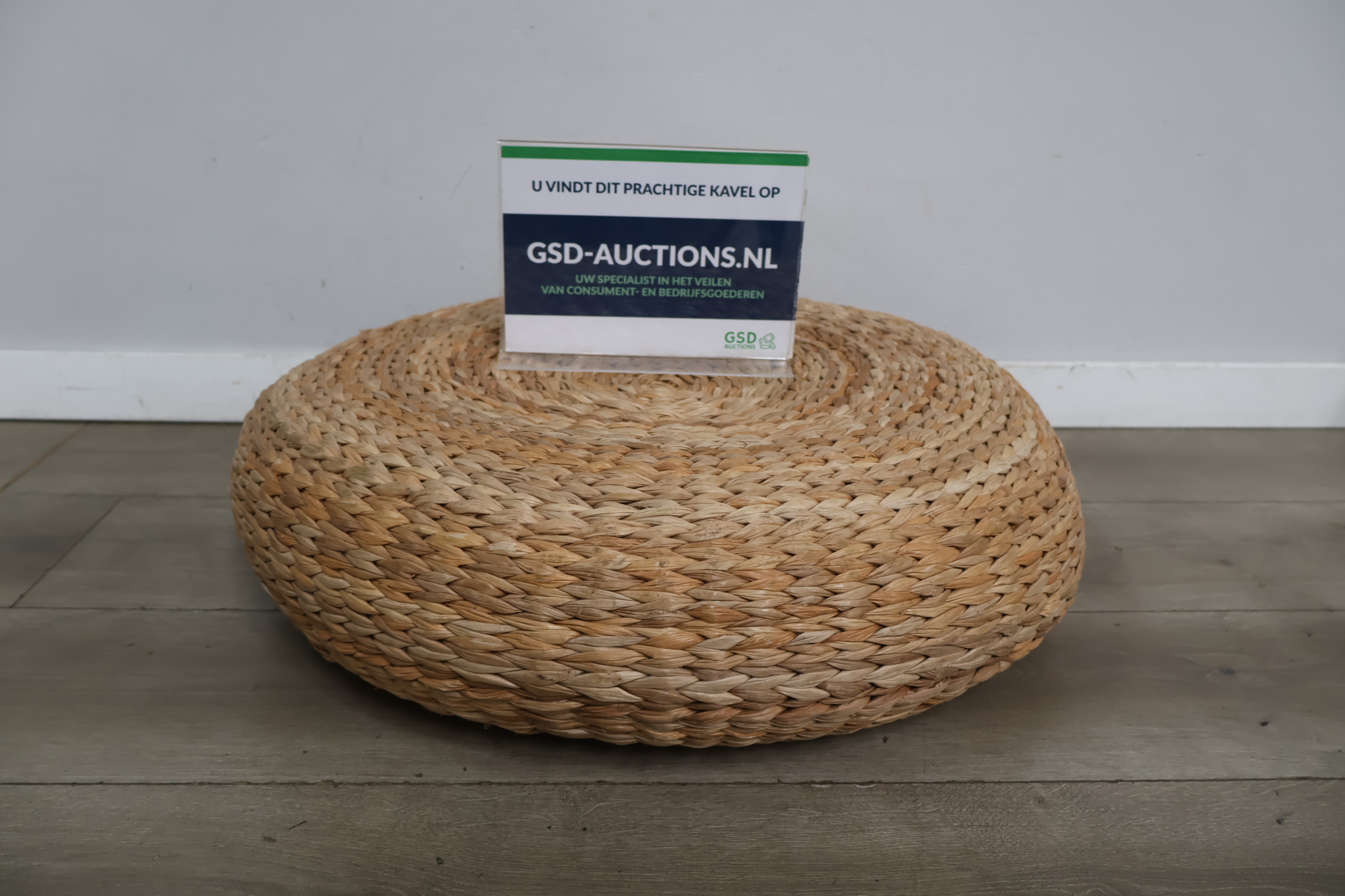 Rond gevlochten poef' – foto 2 – kavel bij GSD Auctions, Zoeterwoude
