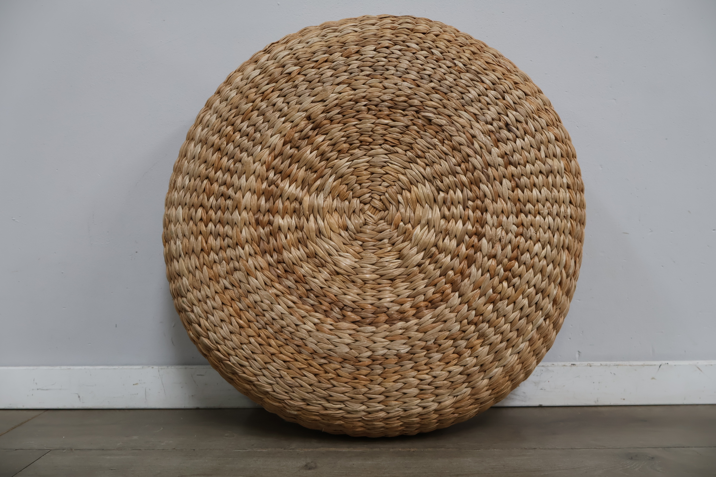 Rond gevlochten poef' – foto 7 – kavel bij GSD Auctions, Zoeterwoude