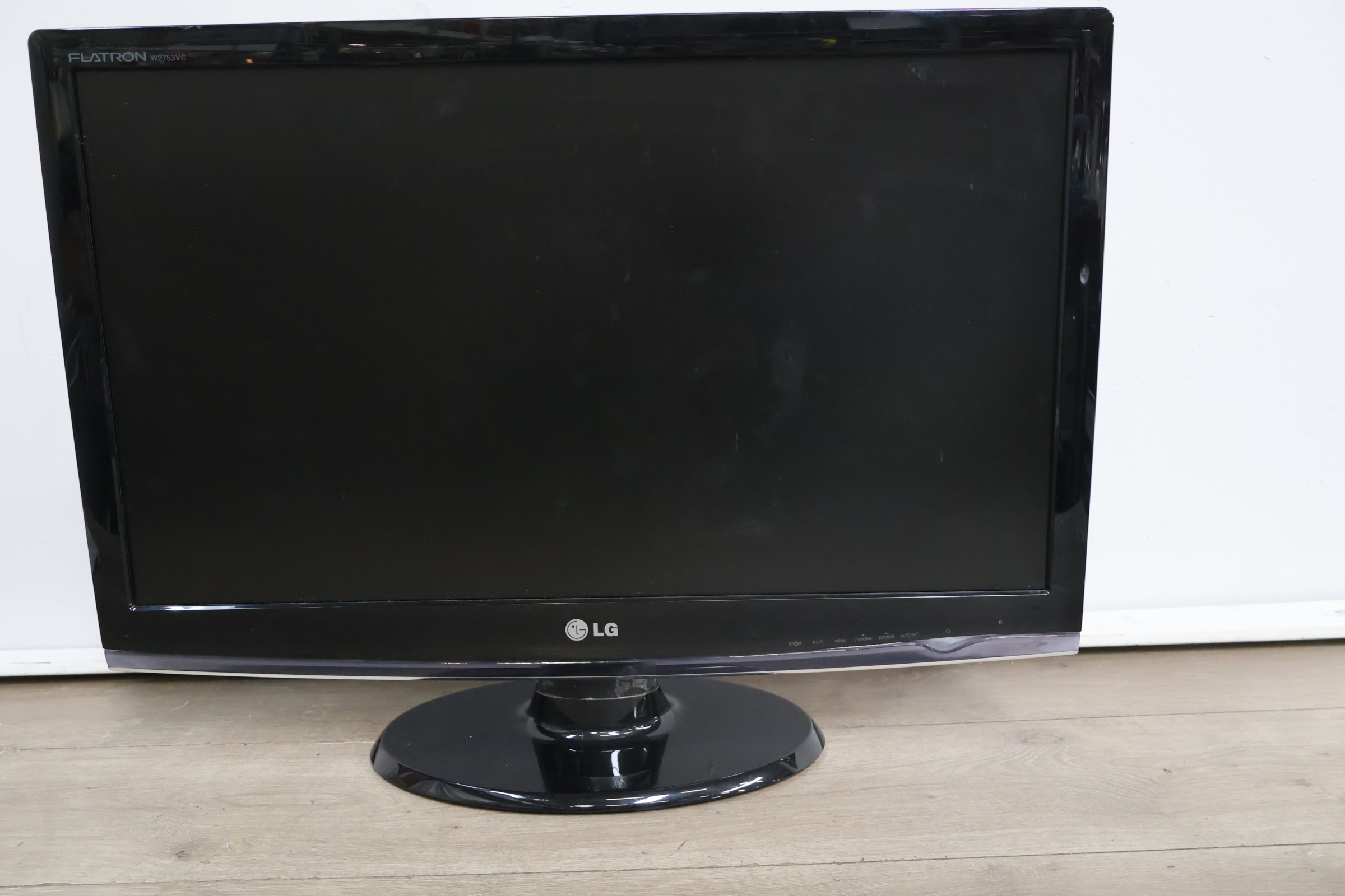LG Flatron W2753VC monitor' – foto 3 – kavel bij GSD Auctions, Zoeterwoude