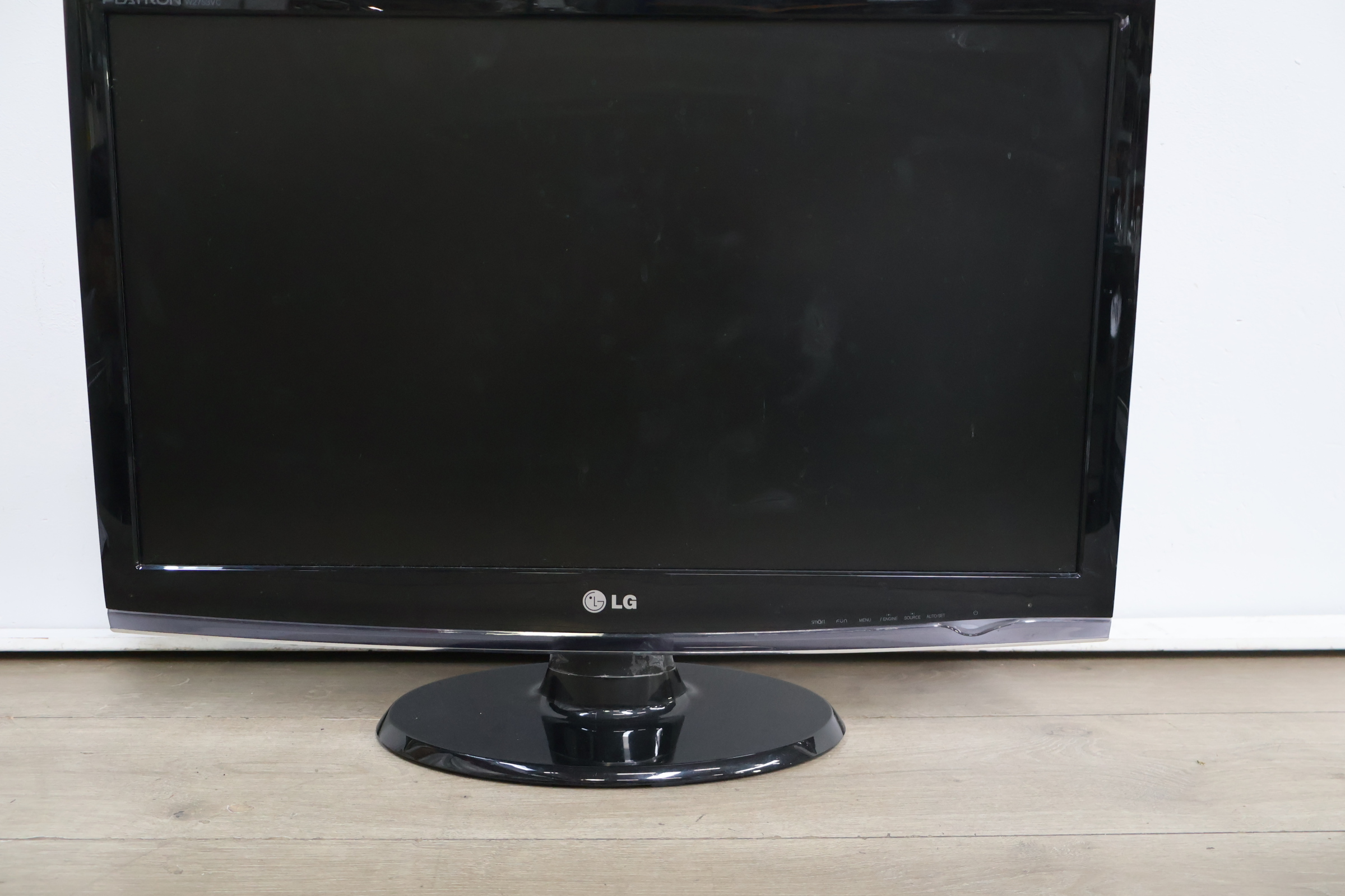 LG Flatron W2753VC monitor' – foto 4 – kavel bij GSD Auctions, Zoeterwoude