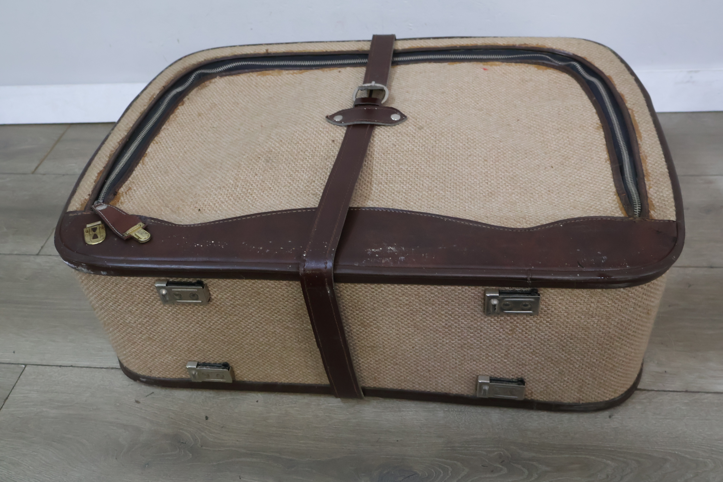 Set van 2 Vintage koffers' – foto 6 – kavel bij GSD Auctions, Zoeterwoude