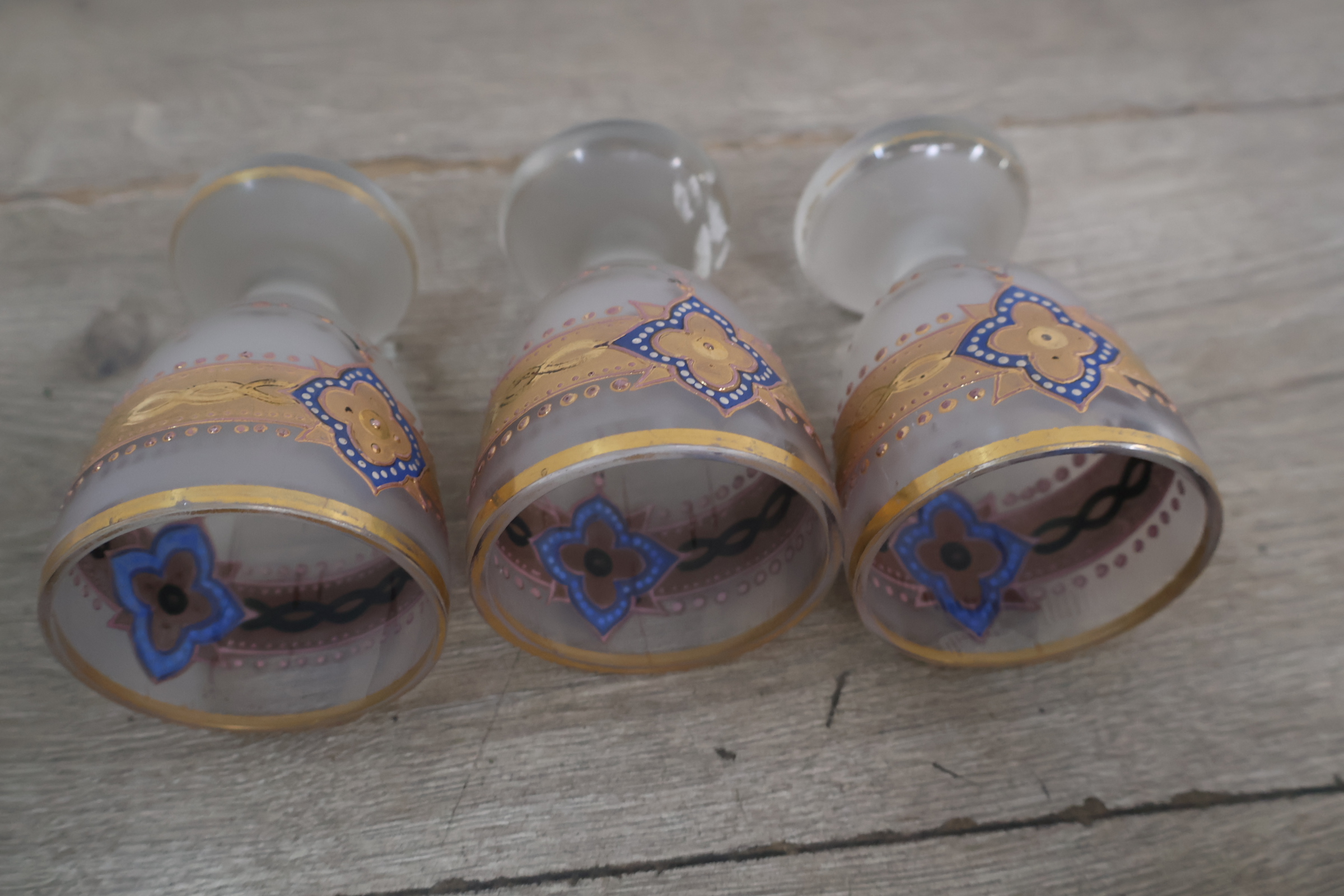 Set van vijf decoratieve likeurglazen' – foto 9 – kavel bij GSD Auctions, Zoeterwoude