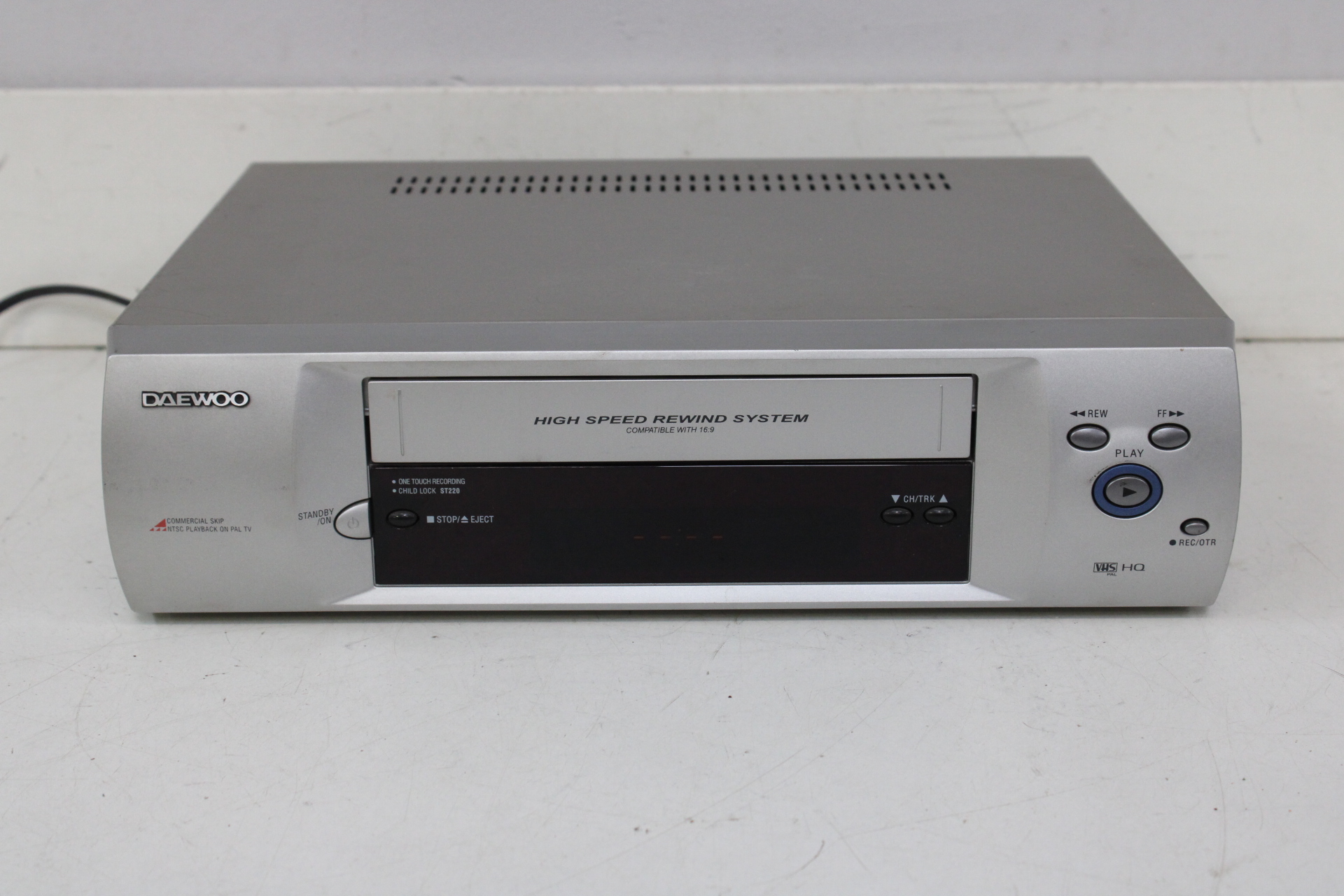 Daewoo VHS videorecorder – foto 2 – kavel bij GSD Auctions, Zoeterwoude