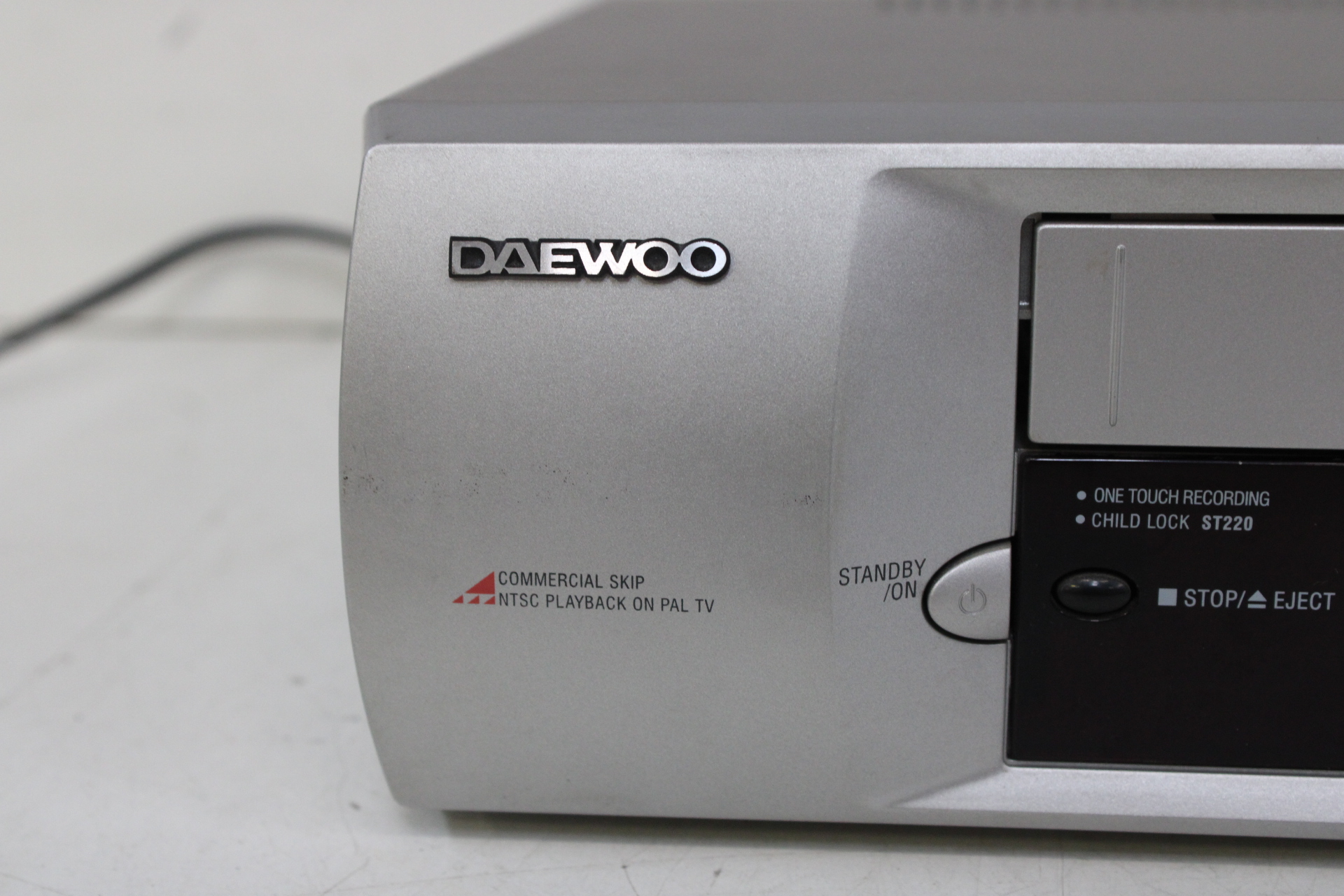 Daewoo VHS videorecorder – foto 3 – kavel bij GSD Auctions, Zoeterwoude