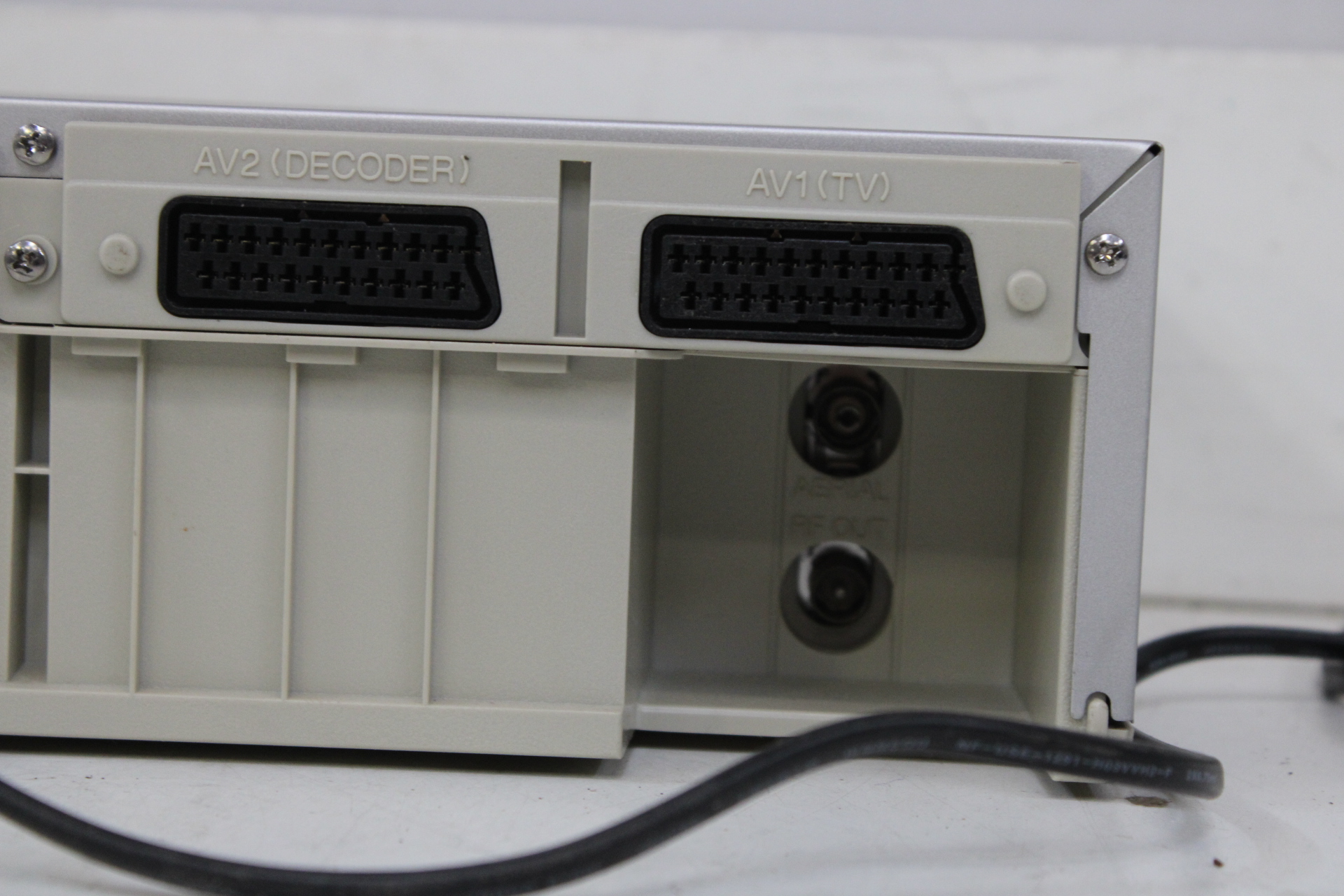 Philips VR 550 VHS Videorecorder – foto 7 – kavel bij GSD Auctions, Zoeterwoude