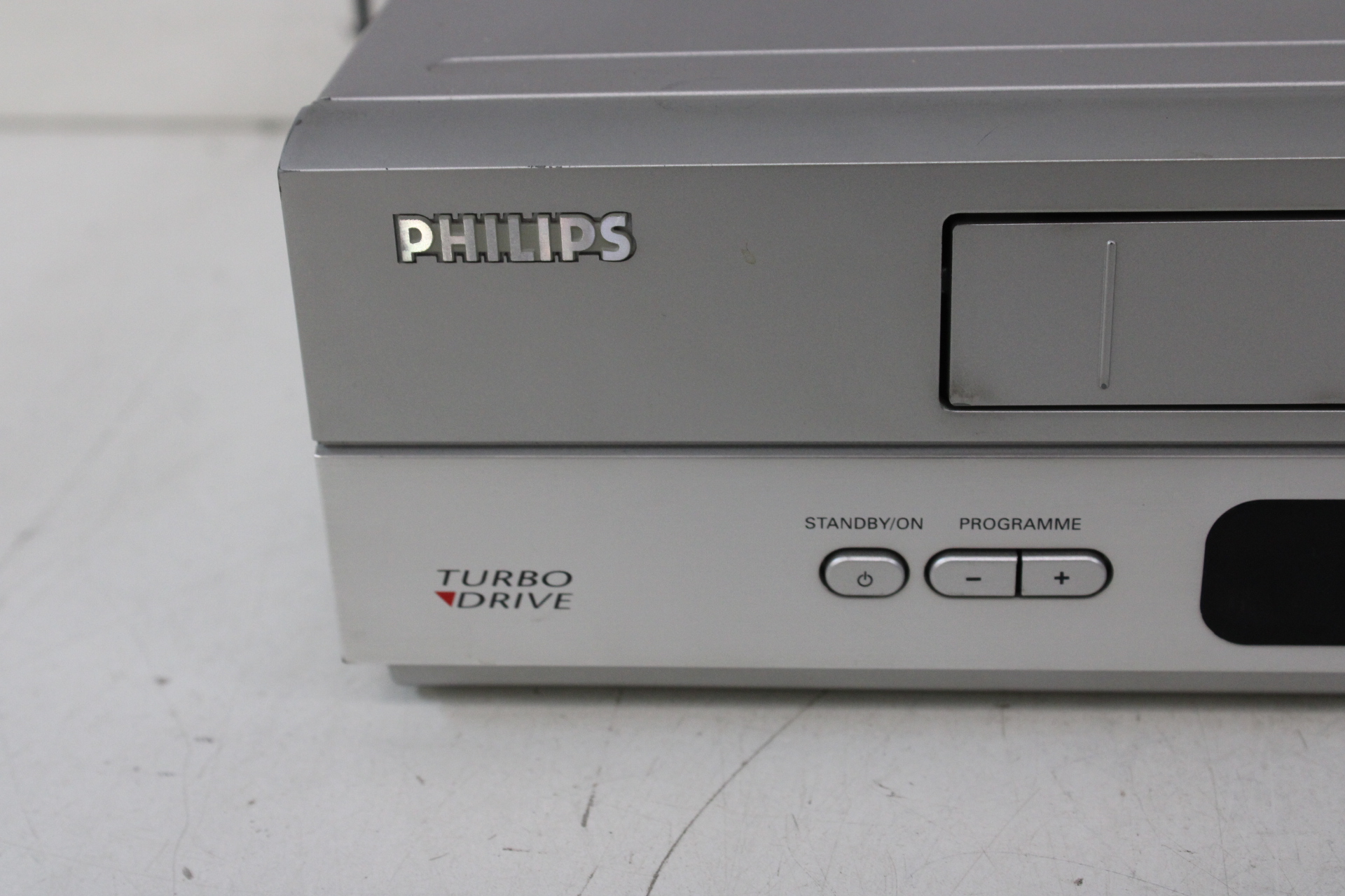 Philips VR 550 VHS Video Recorder – foto 3 – kavel bij GSD Auctions, Zoeterwoude